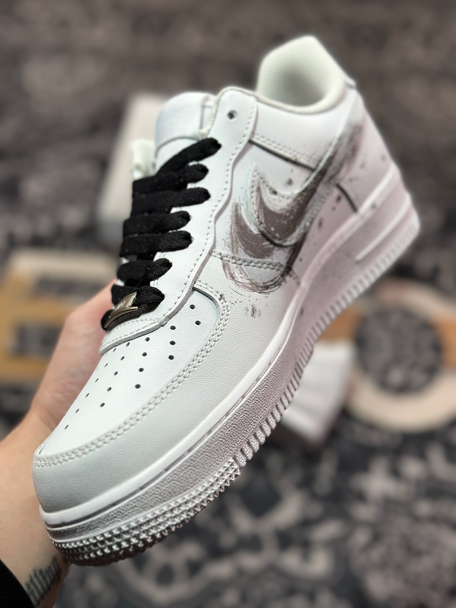 B4260  Nike Air Force 1 07 Low”Nezha”空军一号板鞋“皮革白黑哪吒水墨涂鸦” ZH0316-062