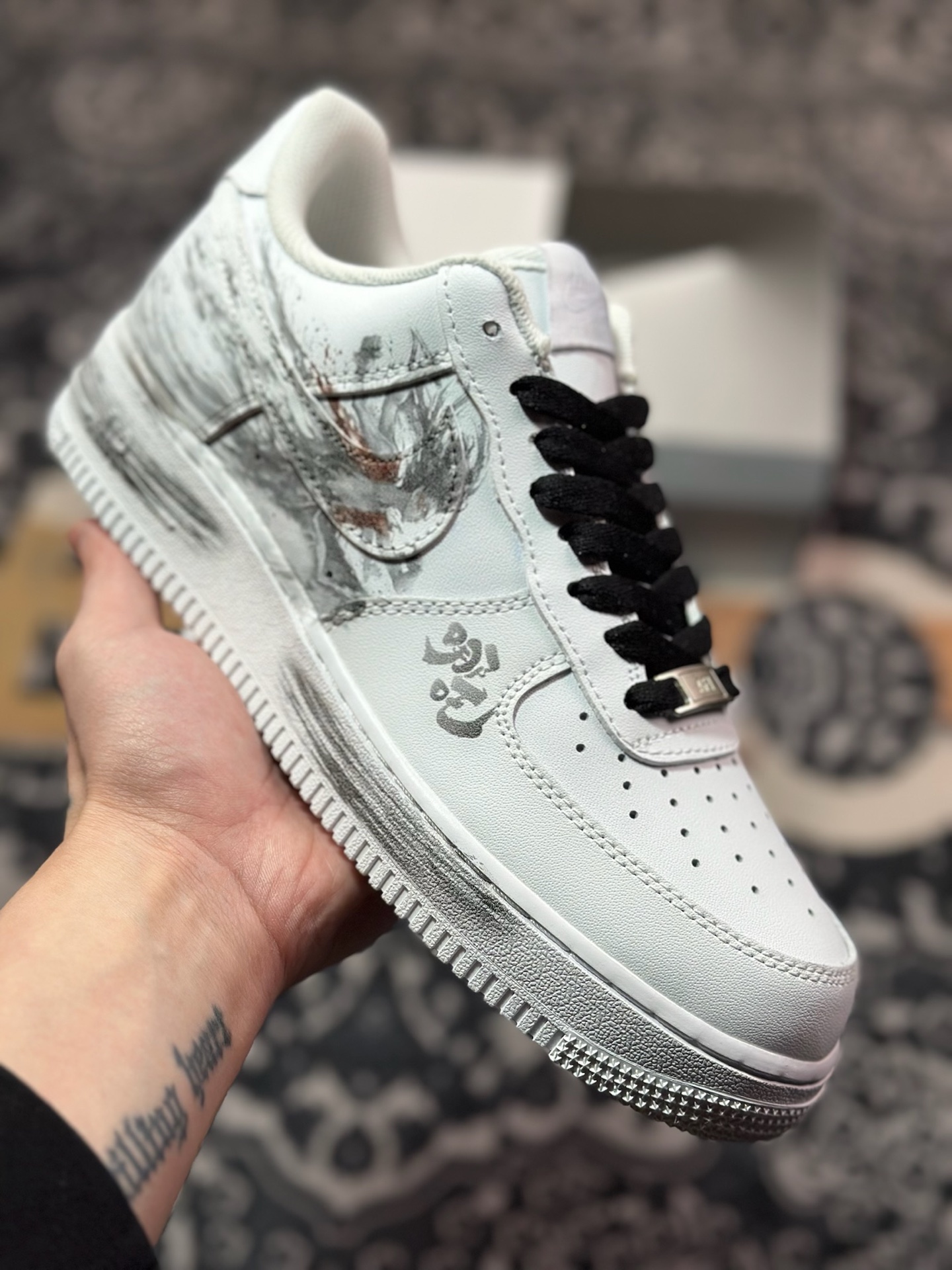 B4260  Nike Air Force 1 07 Low”Nezha”空军一号板鞋“皮革白黑哪吒水墨涂鸦” ZH0316-062