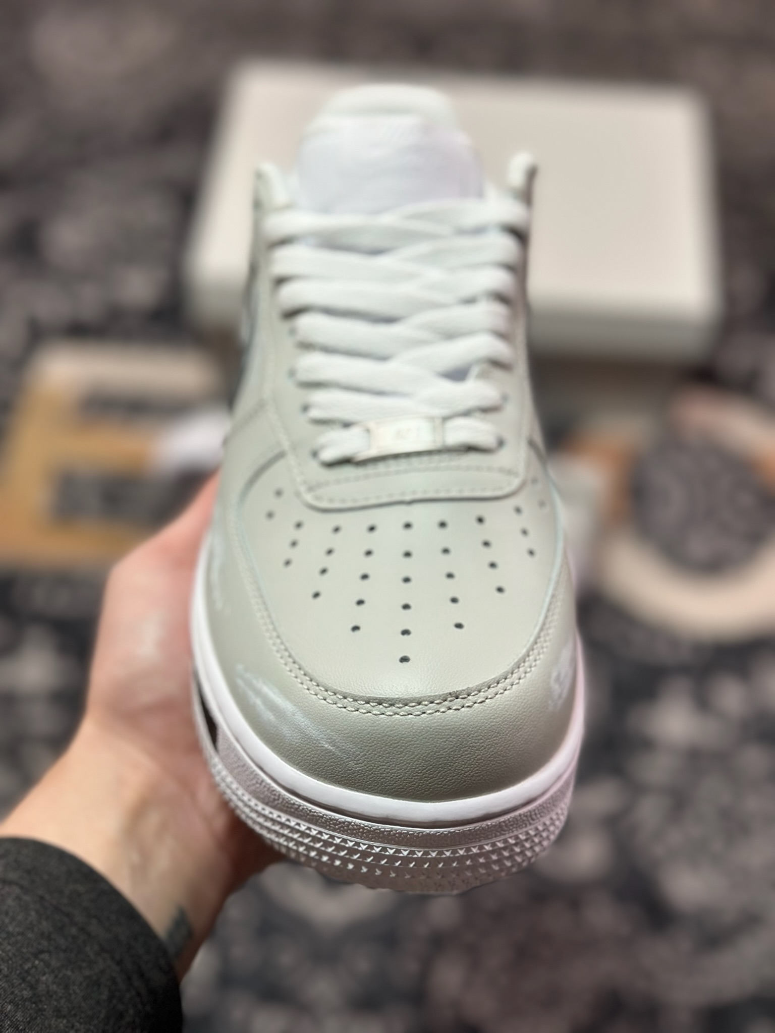 B2240  耐克Nike Air Force 1'07 Low”Graffiti”空军一号低帮板鞋“皮革浅灰白黑涂鸦” CW2288-111