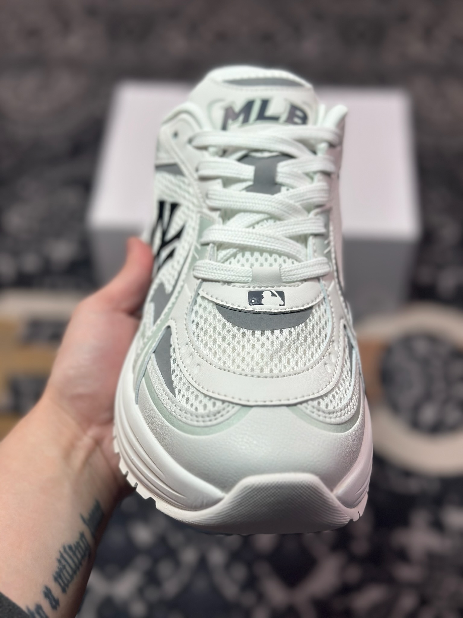 A9220  New York Yankees x MLB BigBall Chunky Curve 大球曲线系列低帮慢跑鞋“米白深灰黑” 3ARNSPL4N-GP011