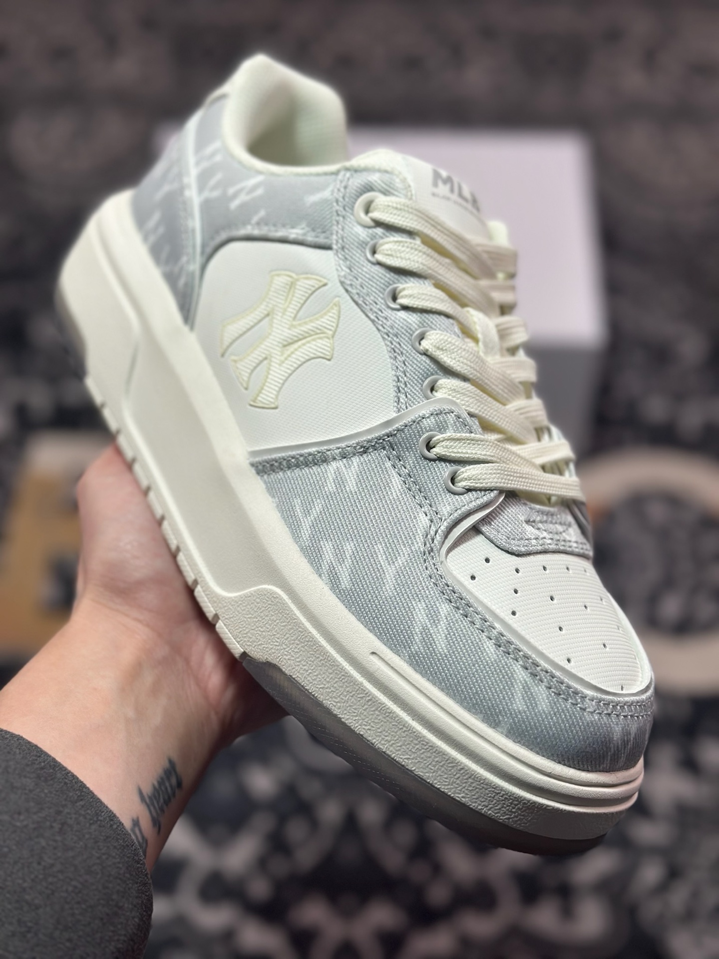 A6200  New York Yankees x MLB Chunky Liner Low 学长鞋系列低帮板鞋“牛仔布浅蓝白NY印面”3ASX015N-GP002
