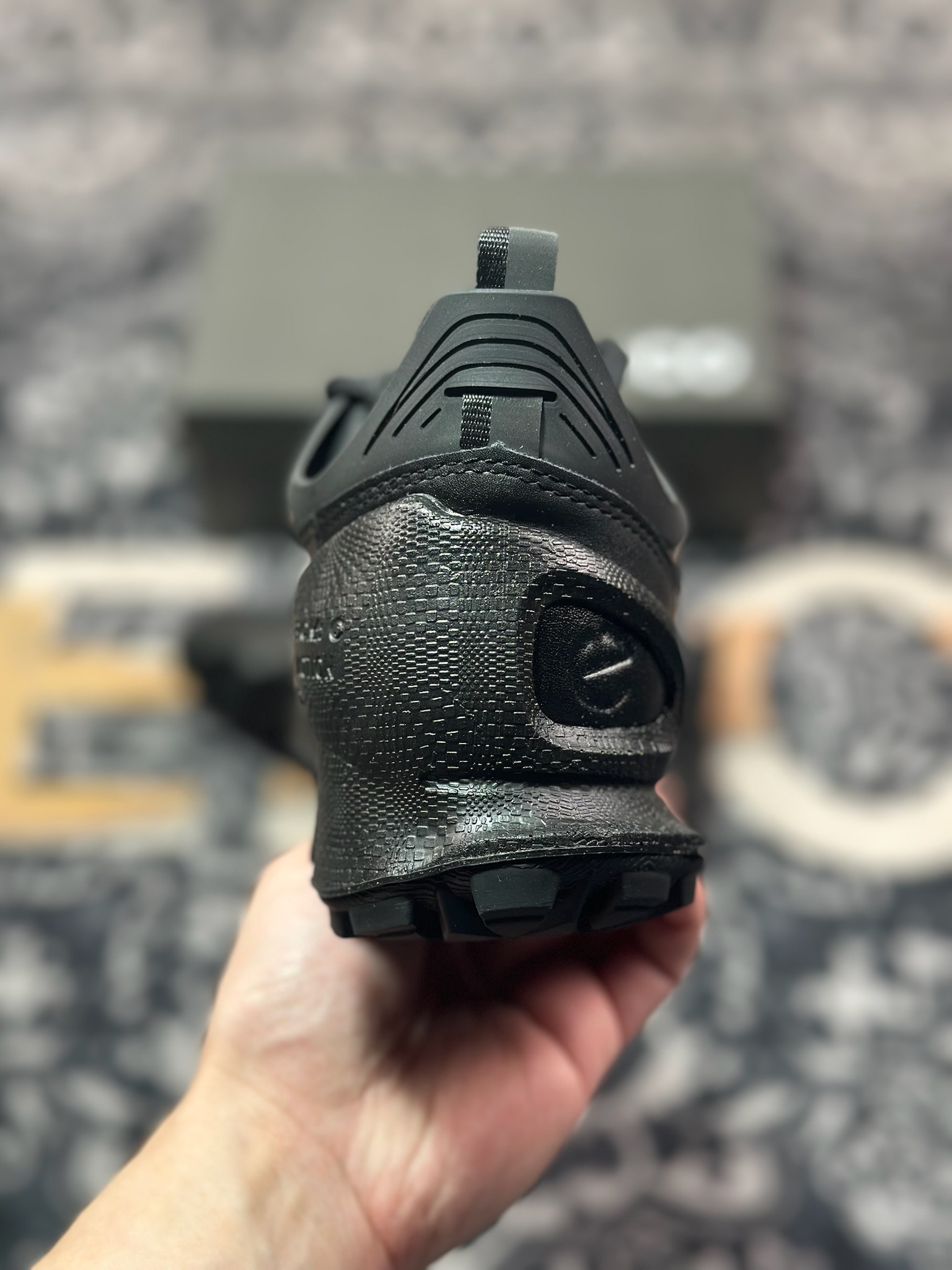 B7300  ECCO爱步防水运动鞋男 皮面休闲鞋户外男鞋