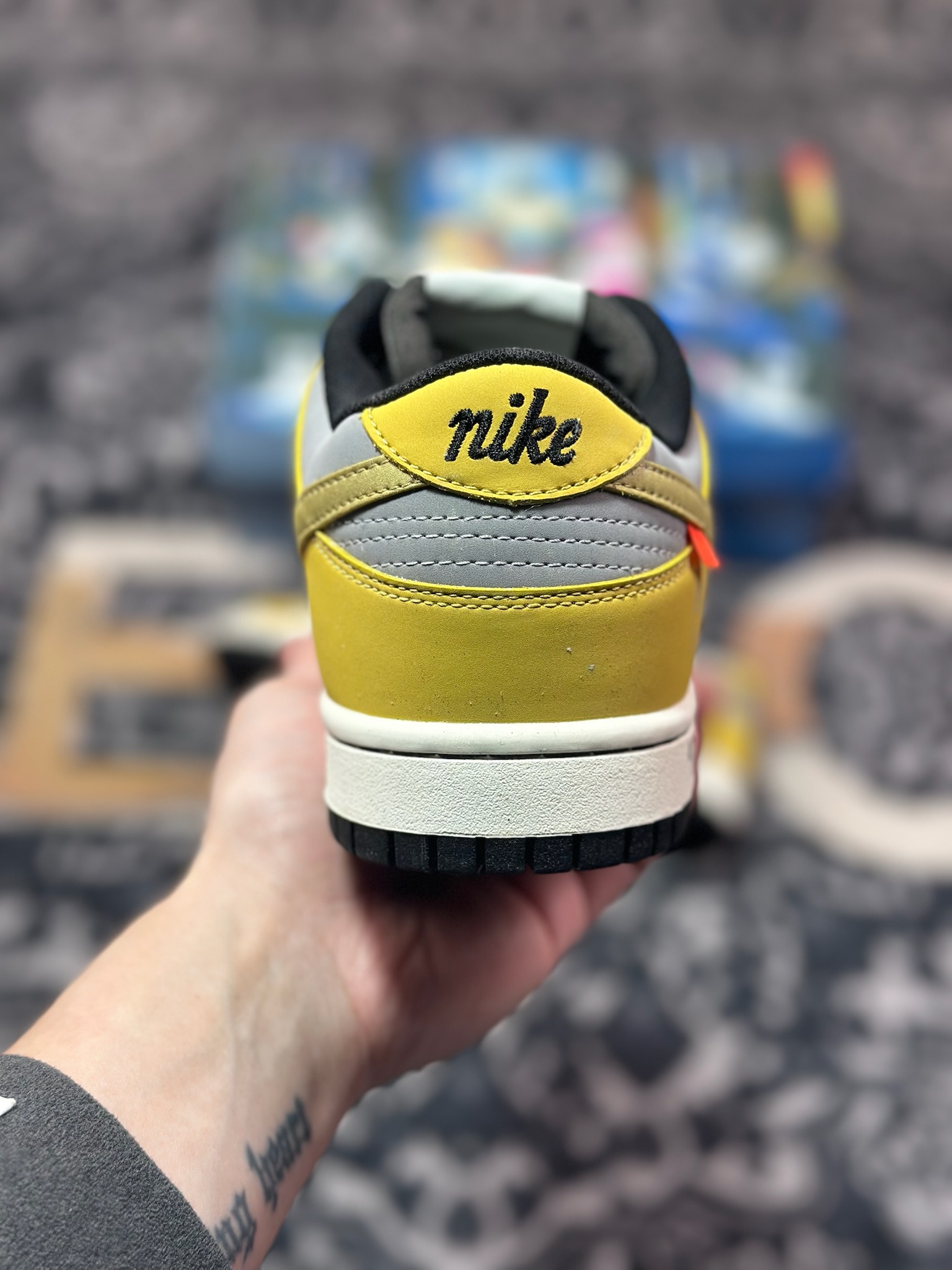 B6300  Nk SB Dunk Low 恐龙战队系列 剑齿虎配色  低帮休闲板鞋  ZZ1998-005
