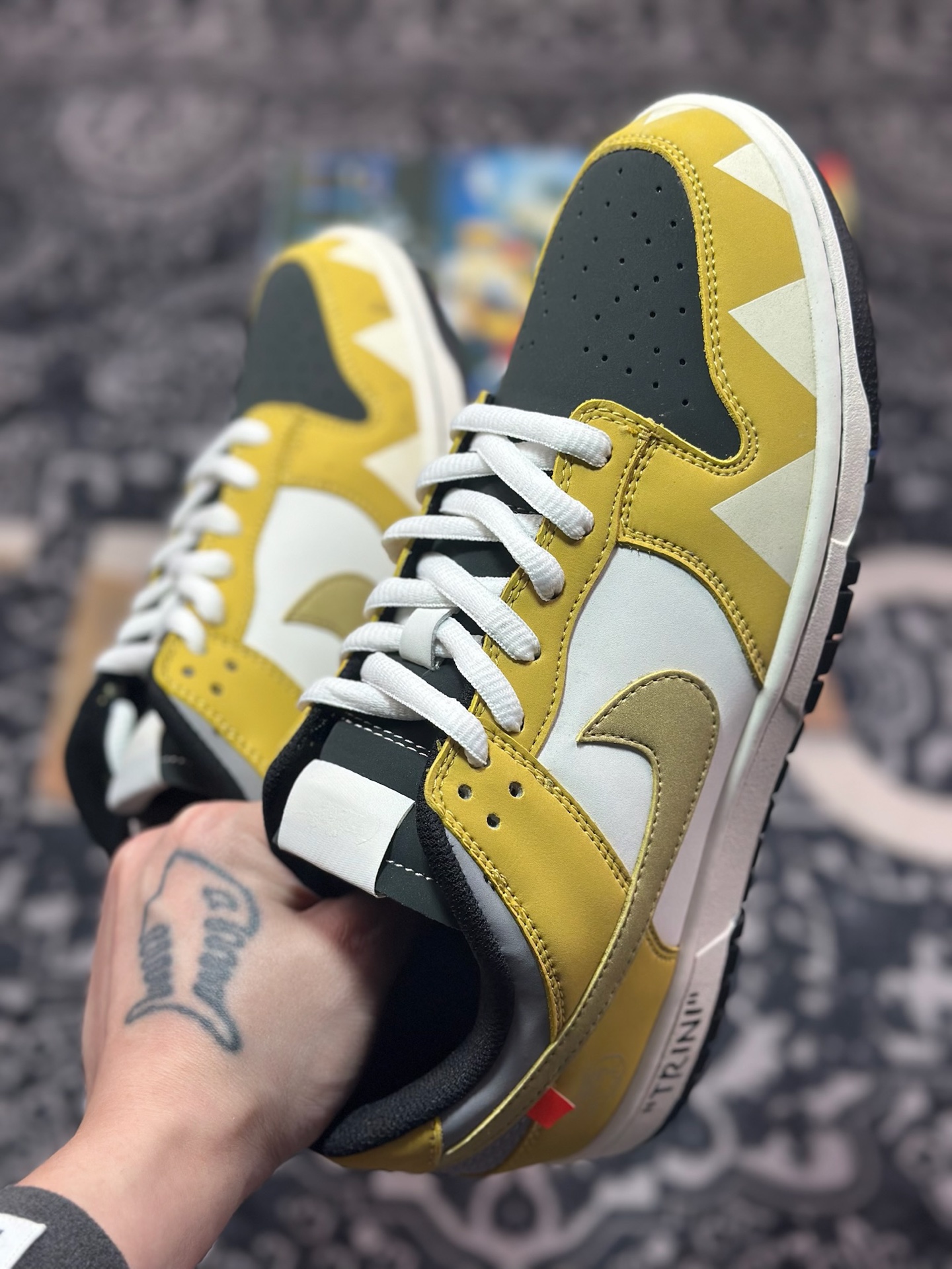 B6300  Nk SB Dunk Low 恐龙战队系列 剑齿虎配色  低帮休闲板鞋  ZZ1998-005
