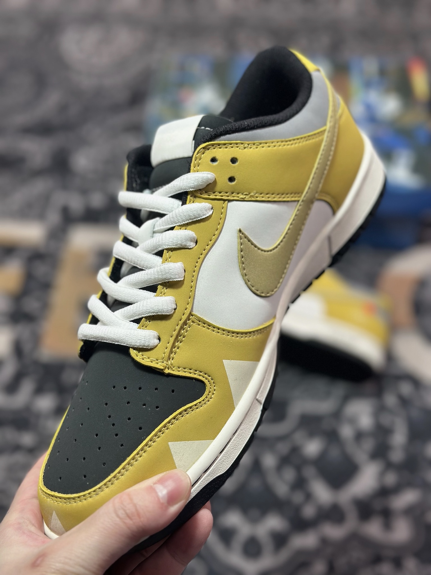 B6300  Nk SB Dunk Low 恐龙战队系列 剑齿虎配色  低帮休闲板鞋  ZZ1998-005