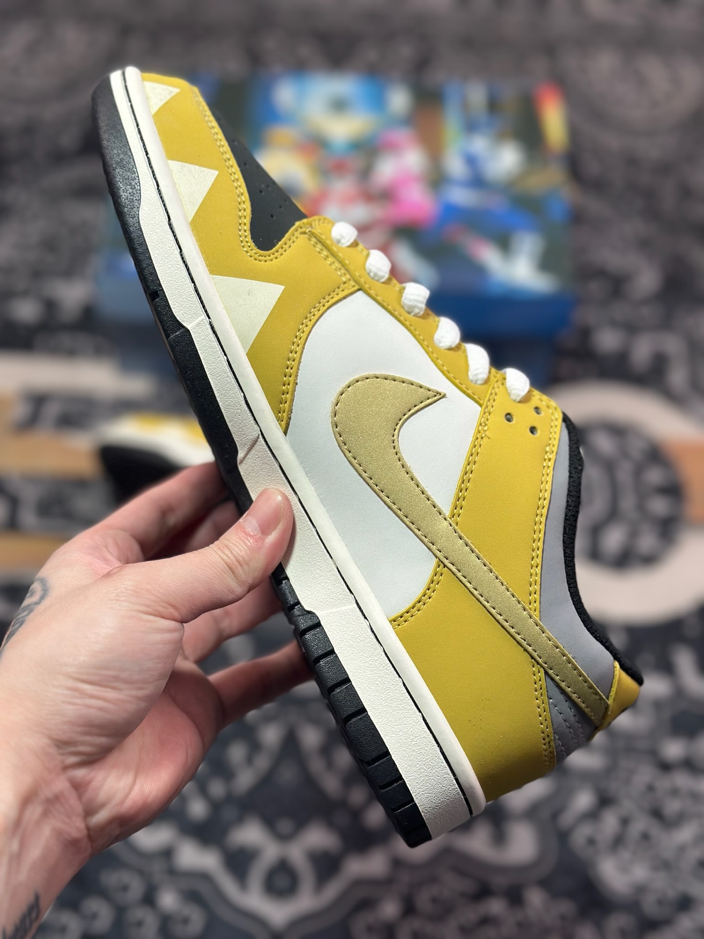B6300  Nk SB Dunk Low 恐龙战队系列 剑齿虎配色  低帮休闲板鞋  ZZ1998-005