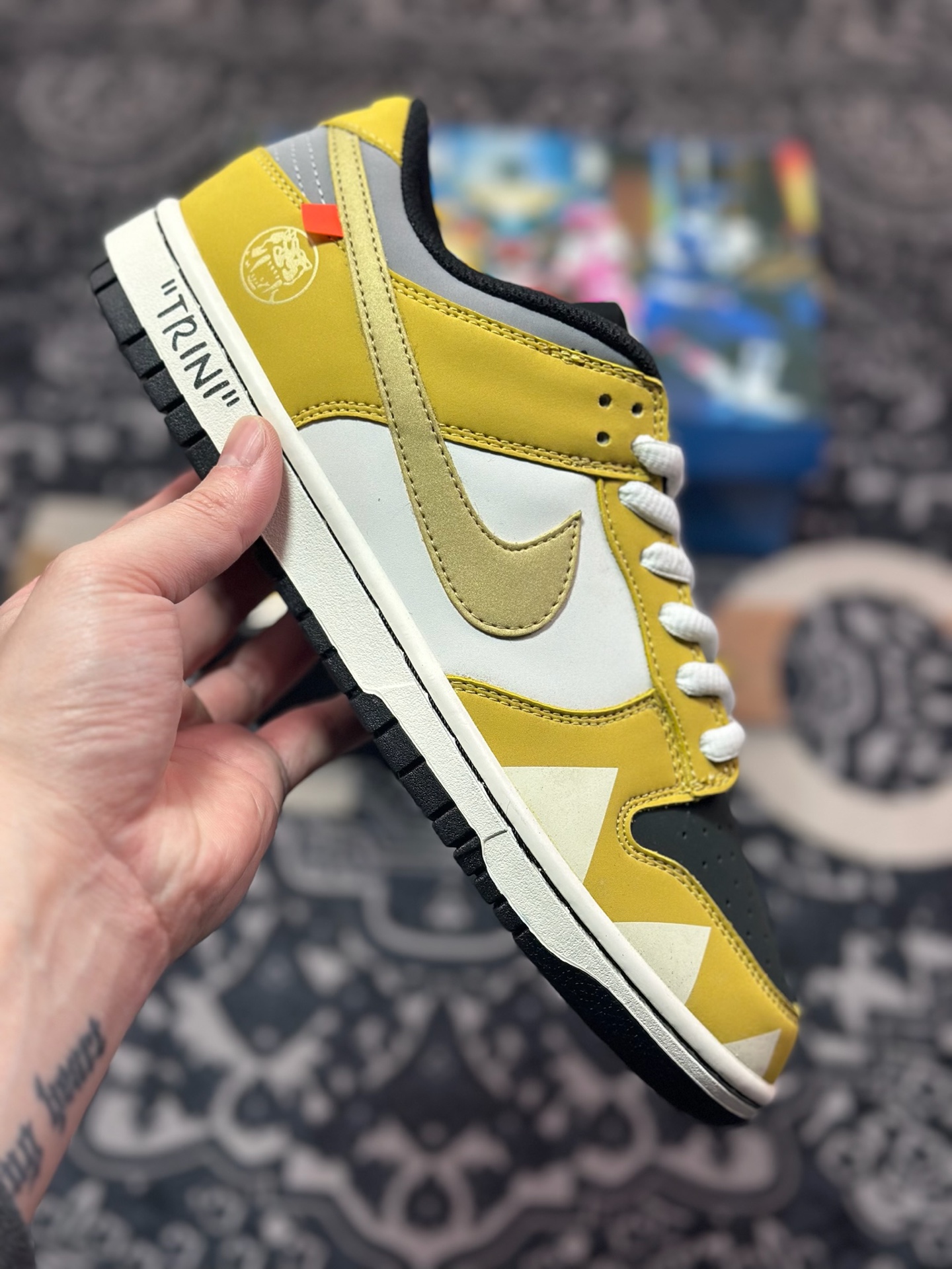 B6300  Nk SB Dunk Low 恐龙战队系列 剑齿虎配色  低帮休闲板鞋  ZZ1998-005