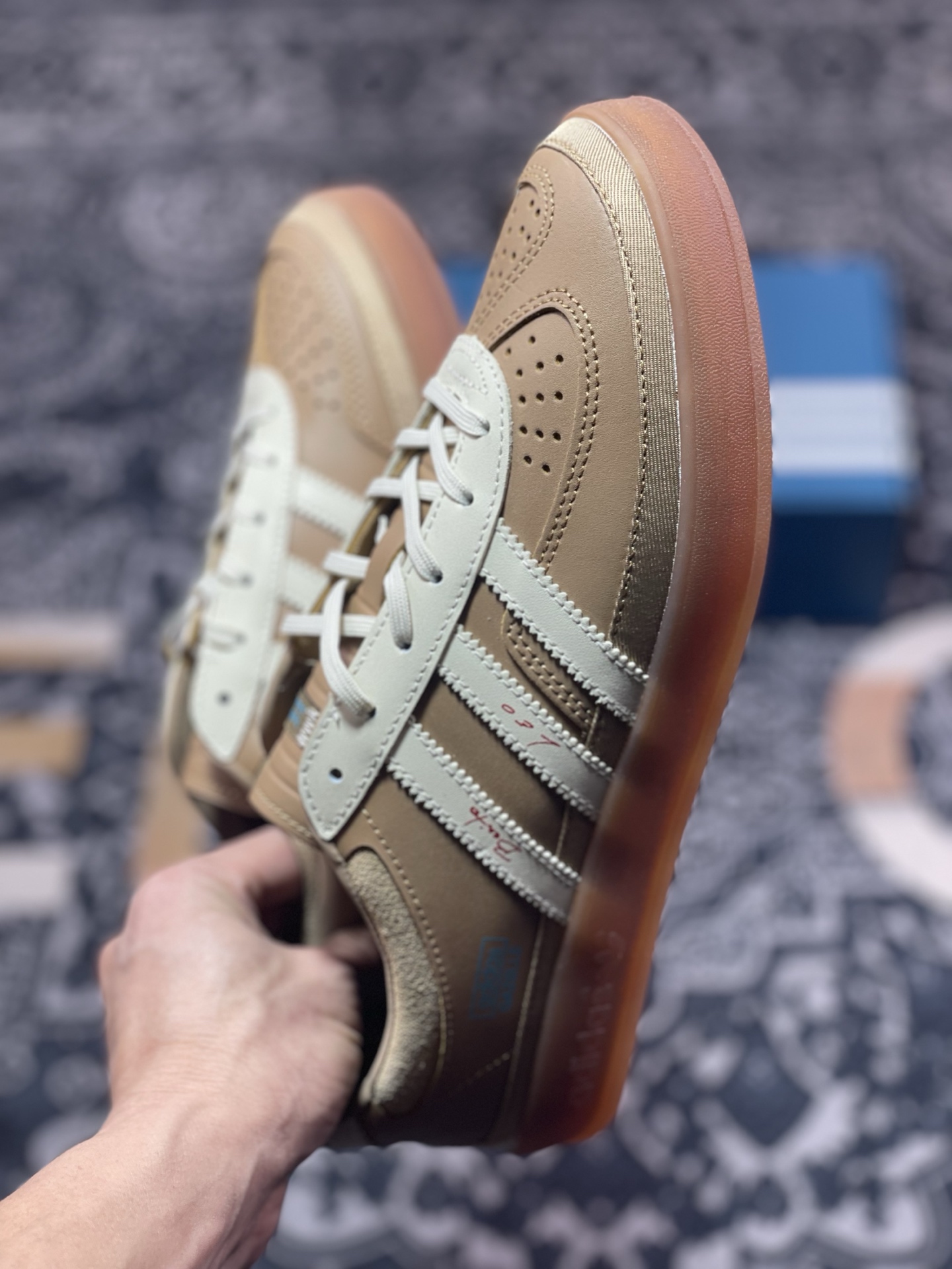 A4160  Bad Bunny x AD Originals Gazelle Indoor 卡其色 联名三叶草复古休闲运动板鞋 JR0182
