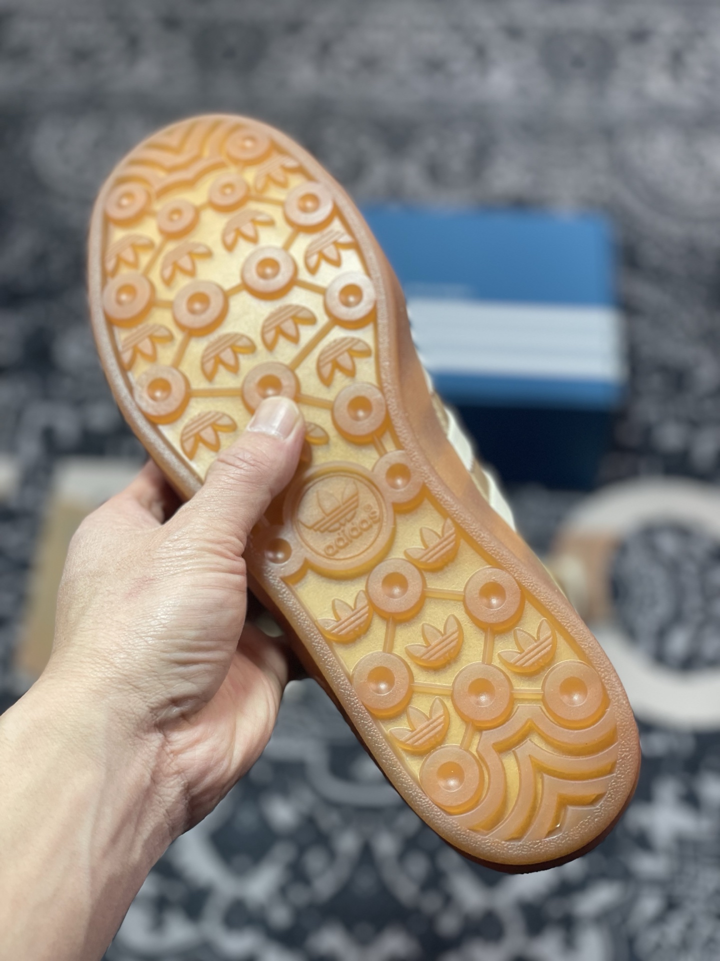 A4160  Bad Bunny x AD Originals Gazelle Indoor 卡其色 联名三叶草复古休闲运动板鞋 JR0182