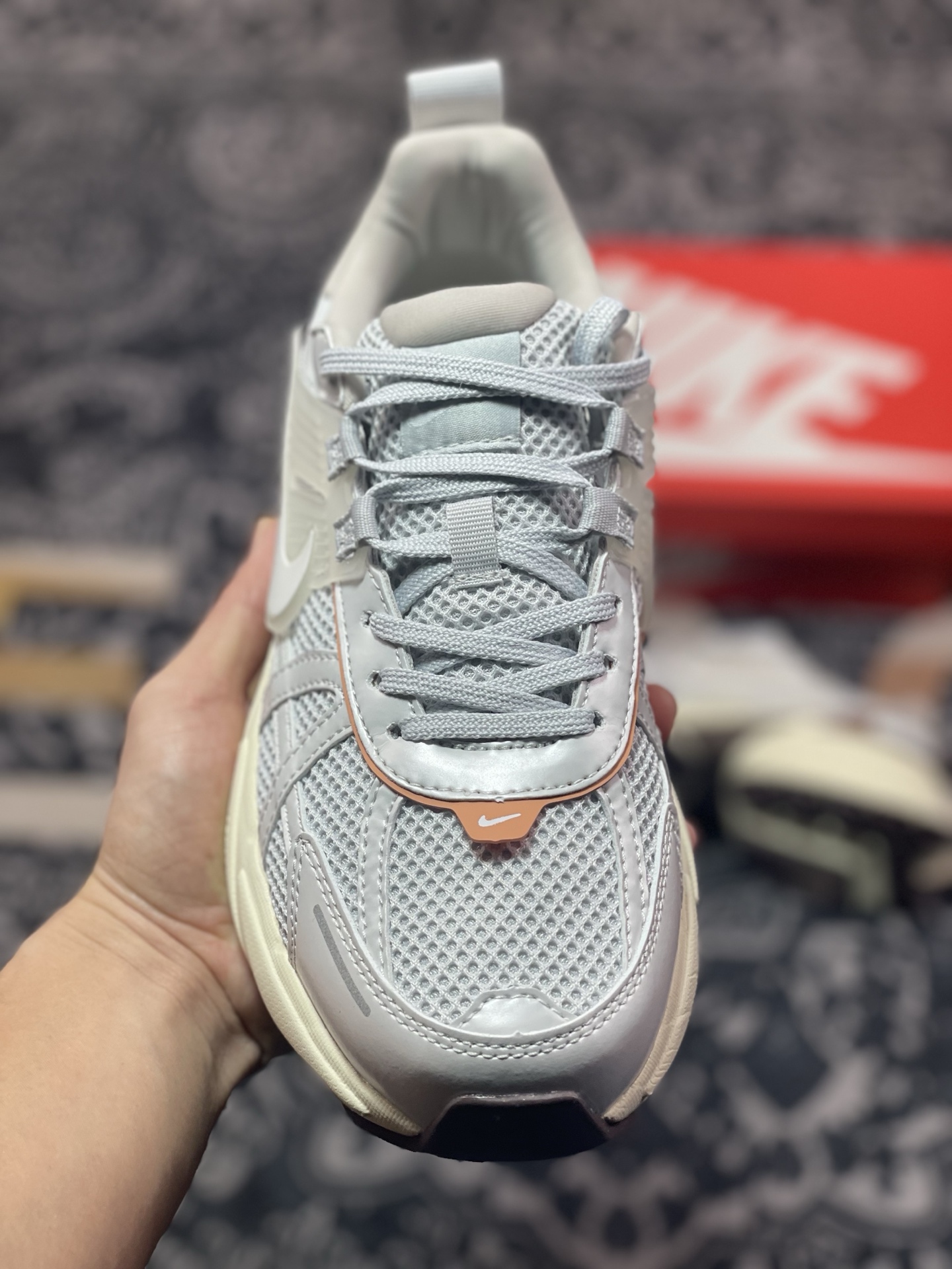 A7200  NIKE V2K Runtekk  减震防滑复古低帮跑步鞋   FD0736-202