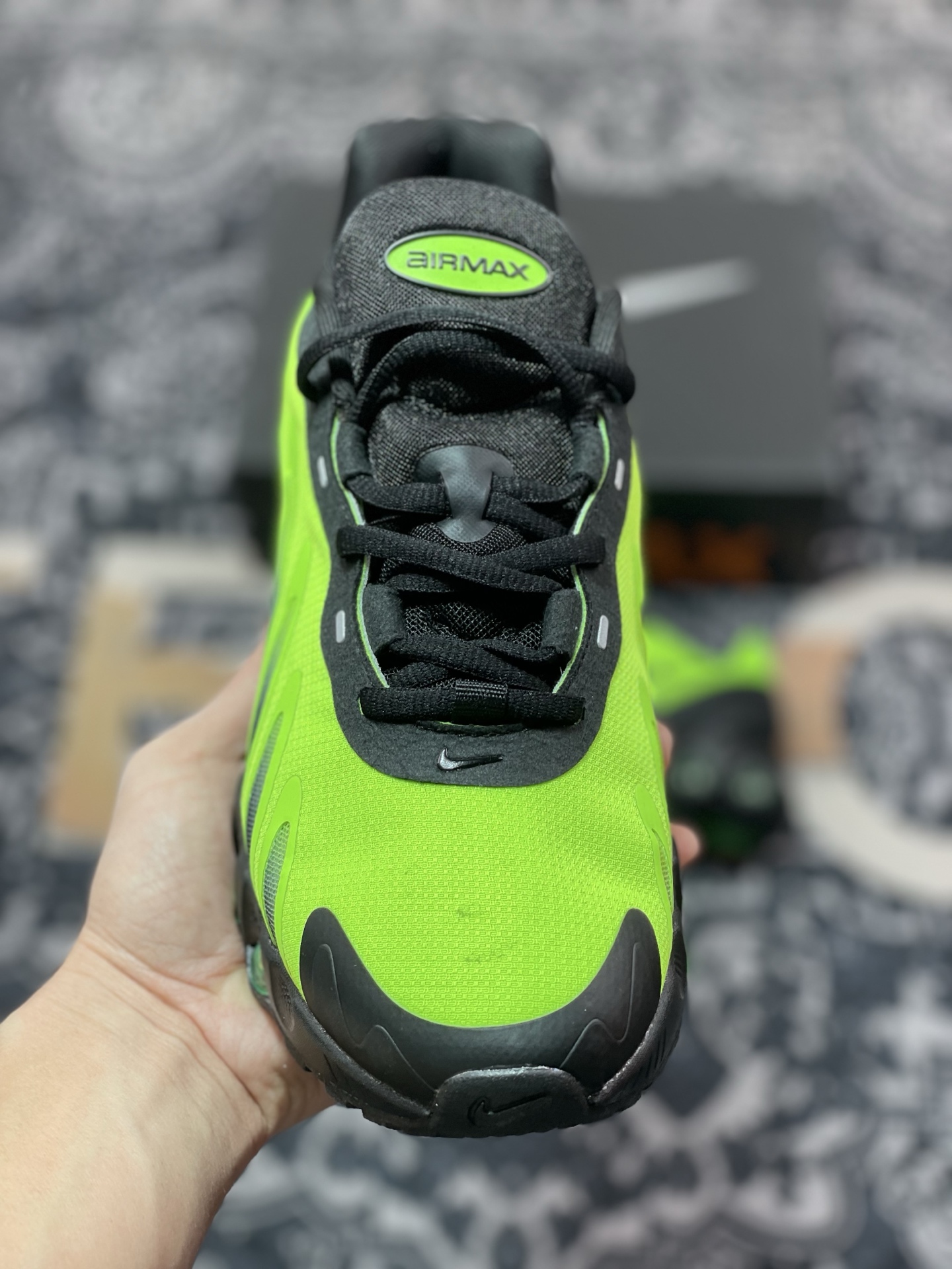 A6190   Nike Air Max Dn8 运动舒适减震 低帮跑步鞋   FQ7860-017 黑荧光绿