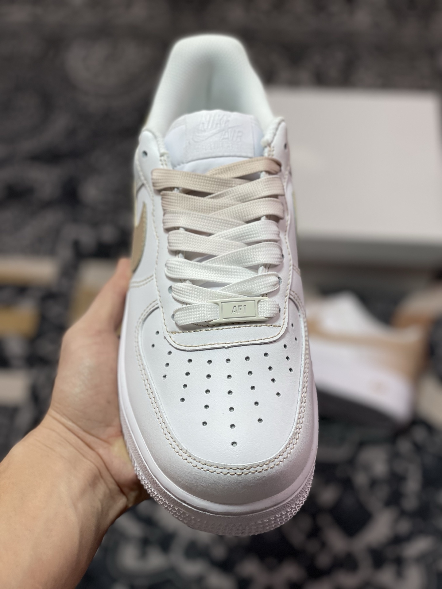 A8200  Nike Air Force 1 Low’07 渐变黄勾  空军一号低帮休闲板鞋  FN0366-104