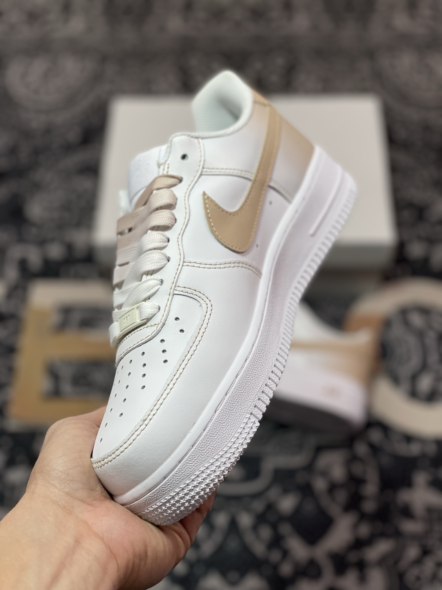 A8200  Nike Air Force 1 Low’07 渐变黄勾  空军一号低帮休闲板鞋  FN0366-104