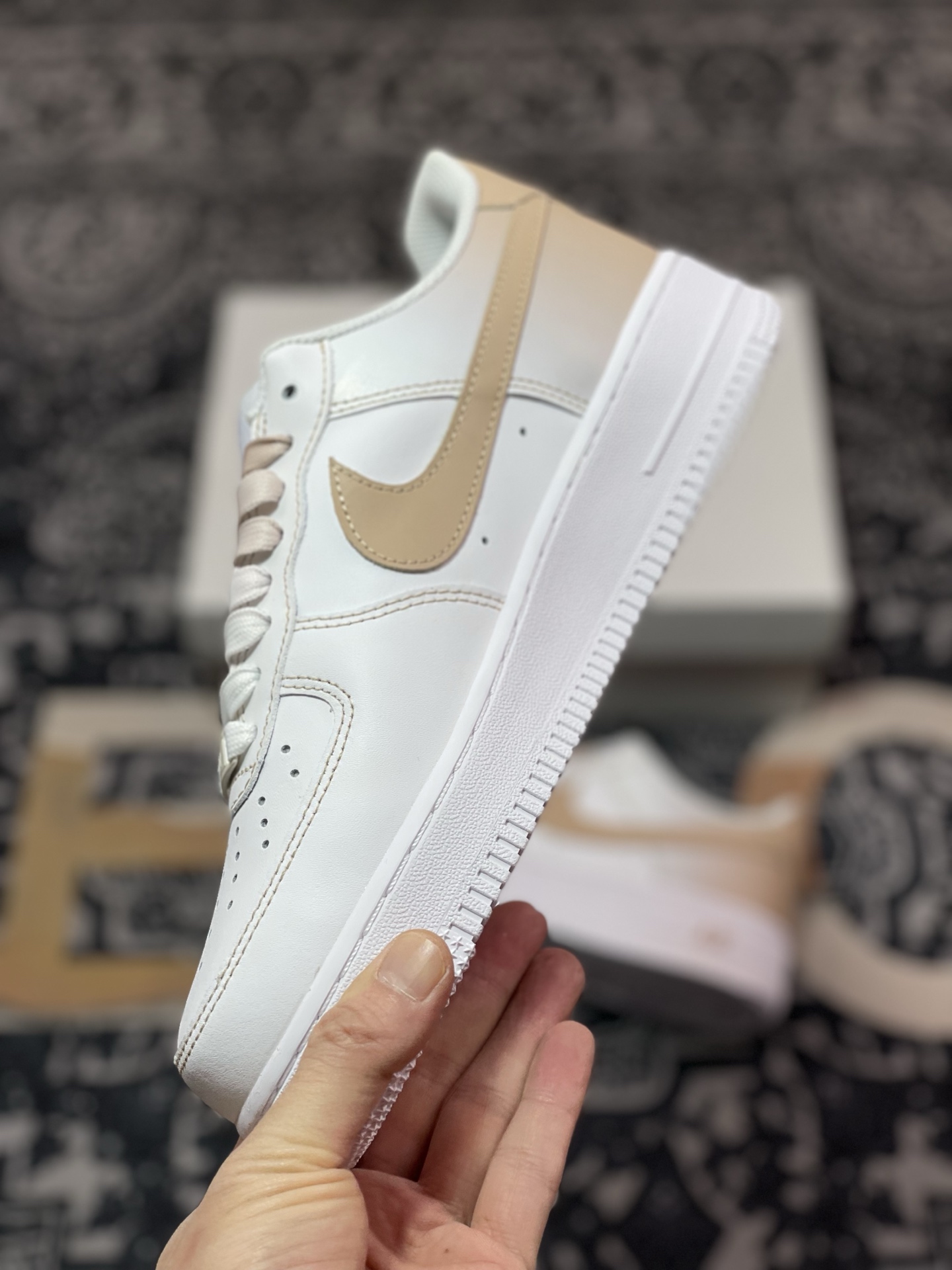 A8200  Nike Air Force 1 Low’07 渐变黄勾  空军一号低帮休闲板鞋  FN0366-104