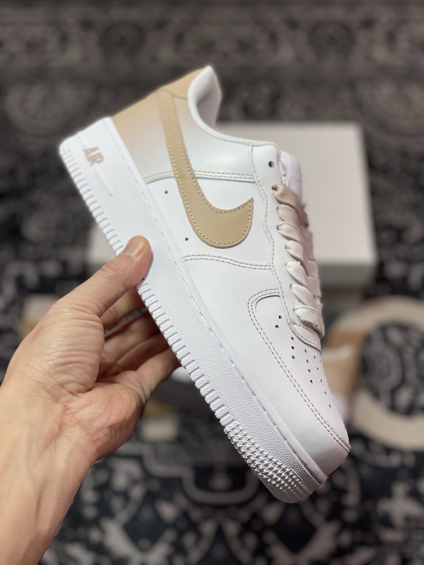 A8200  Nike Air Force 1 Low’07 渐变黄勾  空军一号低帮休闲板鞋  FN0366-104
