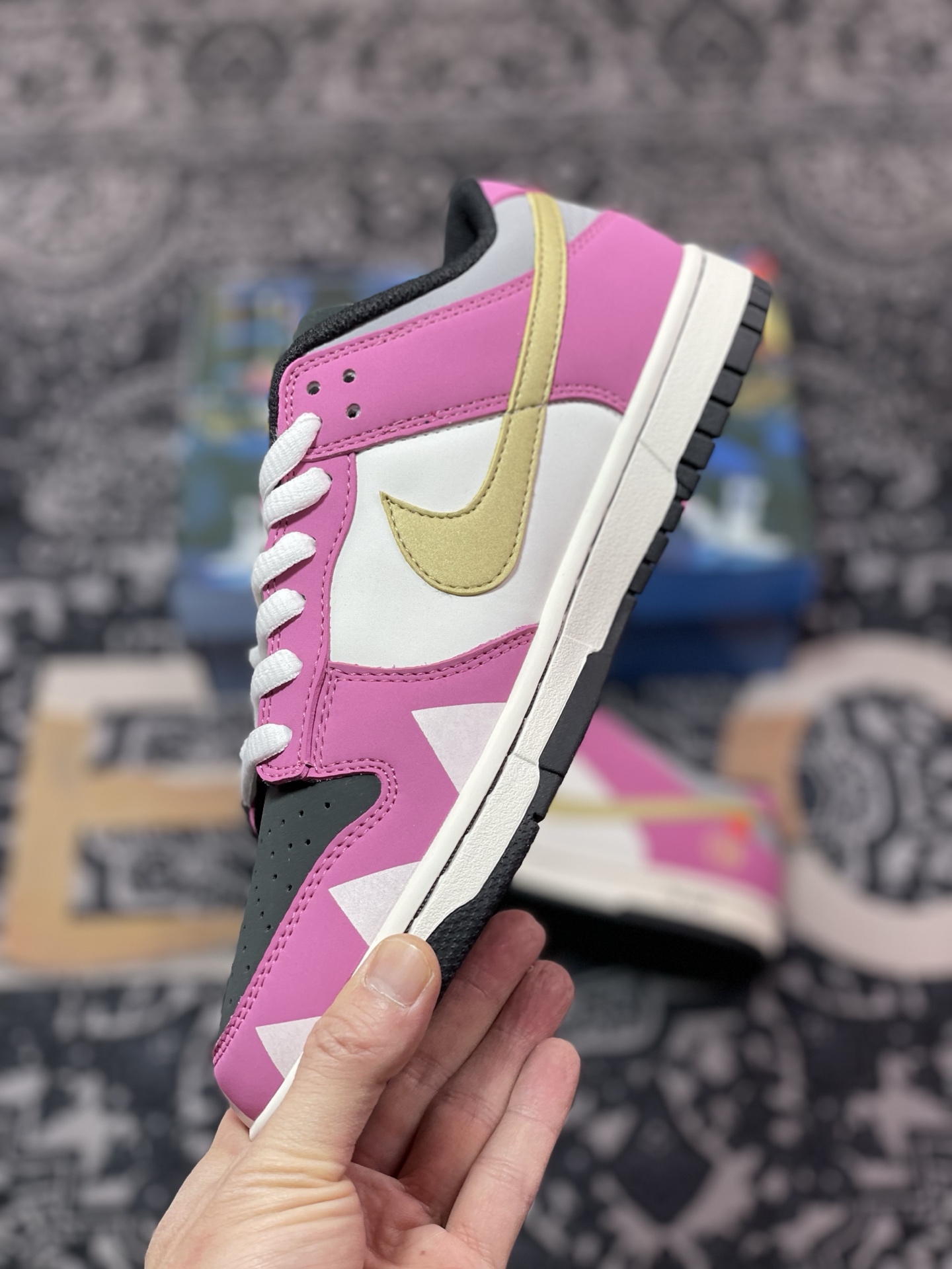 B6300   Nk SB Dunk Low 恐龙战队系列 翼手龙配色 周年高端定制 低帮休闲板鞋  ZZ1998-002