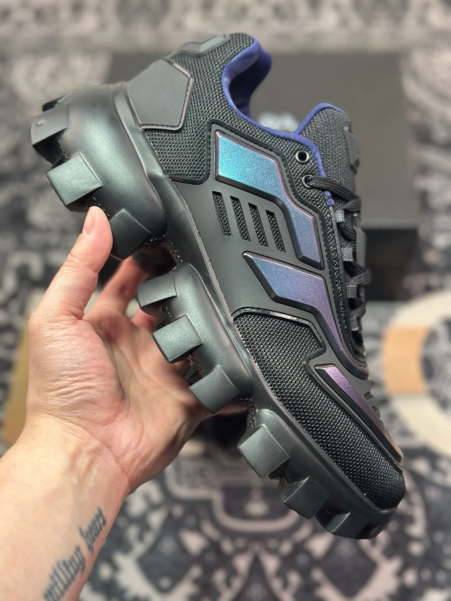 B7320  普拉达Prada Cloudbust Thunder Low Sneakers 风暴运动鞋“全黑镭射变色龙” 2EG293_3LA8_F0002
