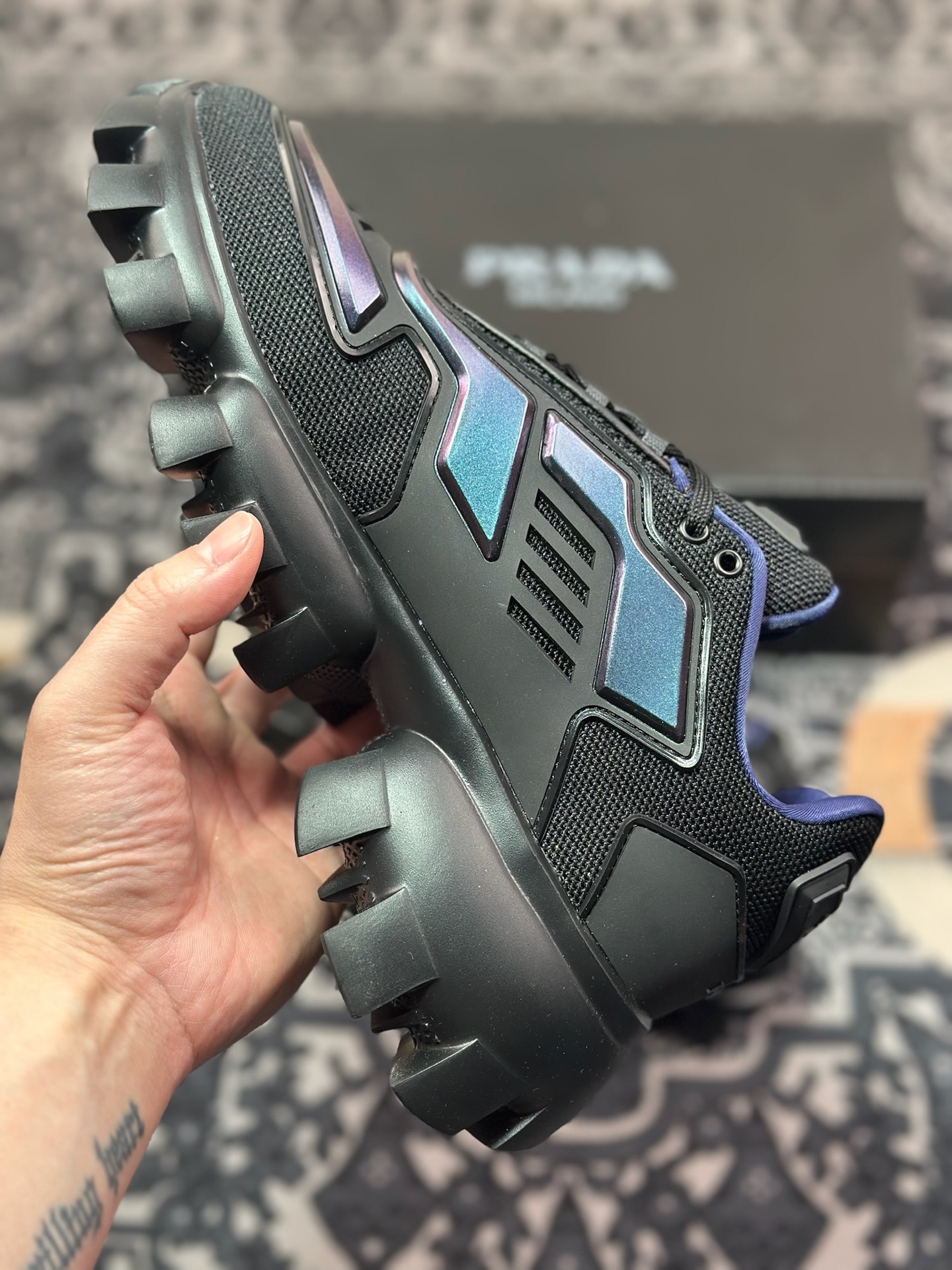 B7320  普拉达Prada Cloudbust Thunder Low Sneakers 风暴运动鞋“全黑镭射变色龙” 2EG293_3LA8_F0002