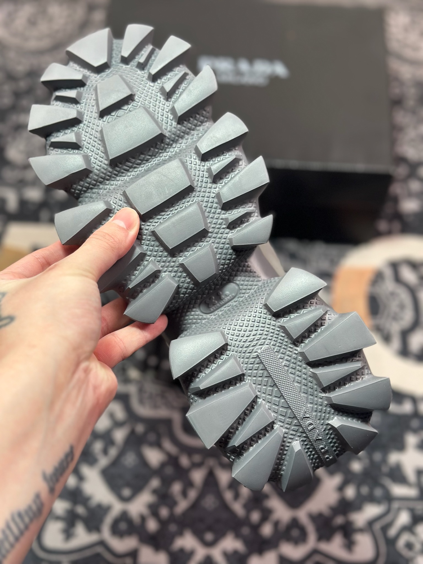 B7320  普拉达Prada Cloudbust Thunder Low Sneakers 风暴老爹百搭休闲运动鞋“水泥深灰”2EG293_3KZU_F0417