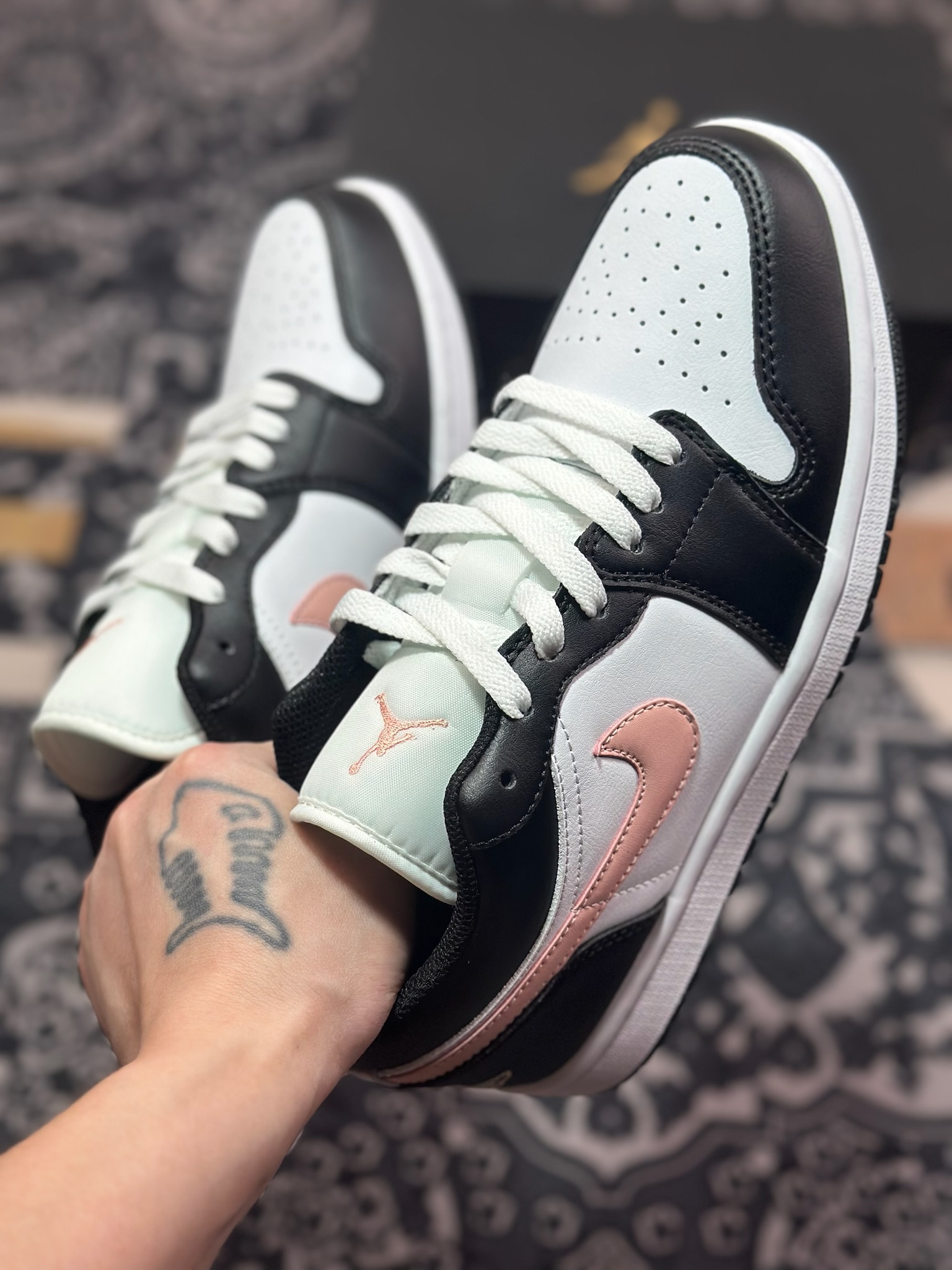 A6200   Air Jordan 1 Low 黑白粉  553558-165