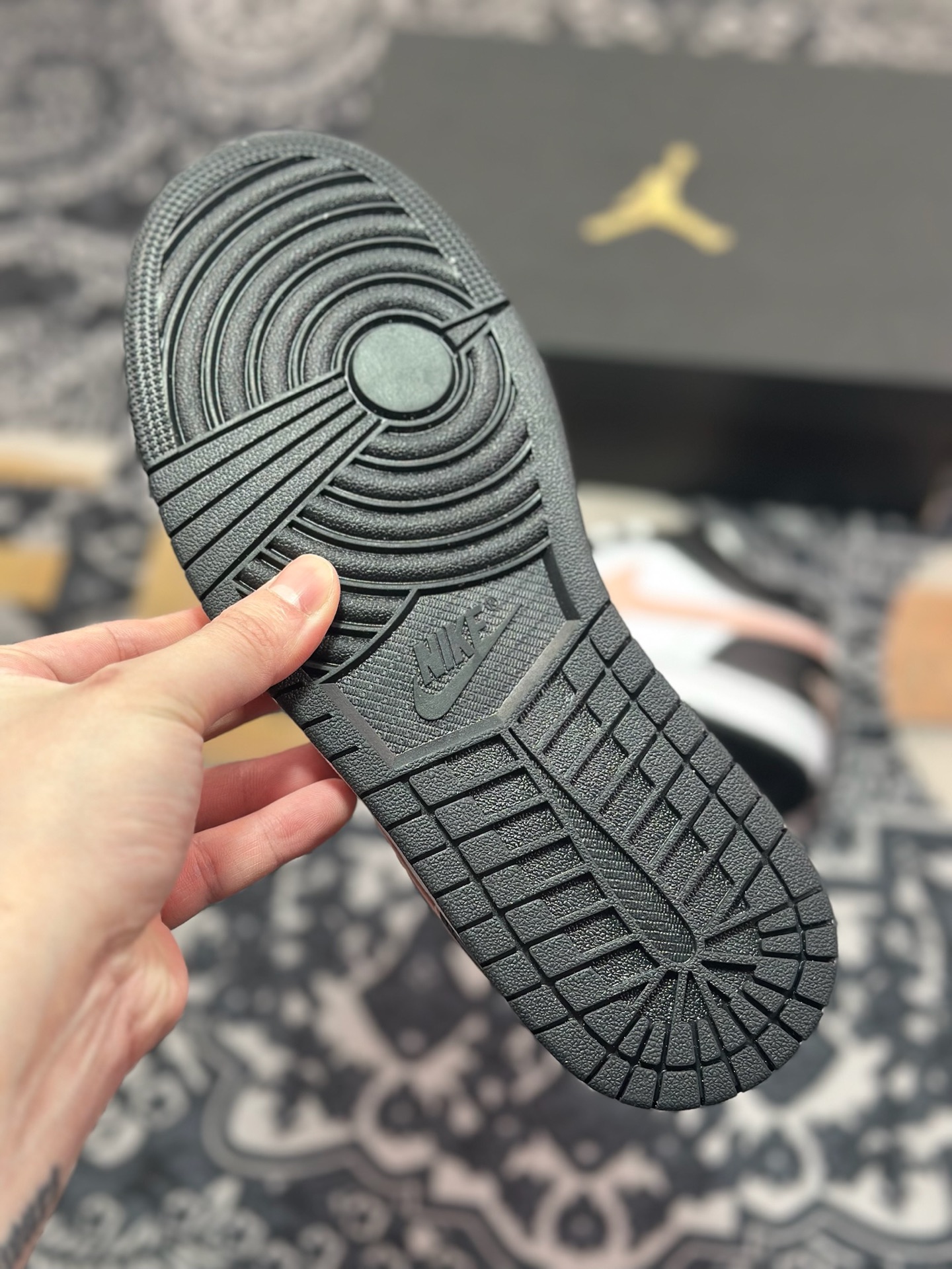 A6200   Air Jordan 1 Low 黑白粉  553558-165