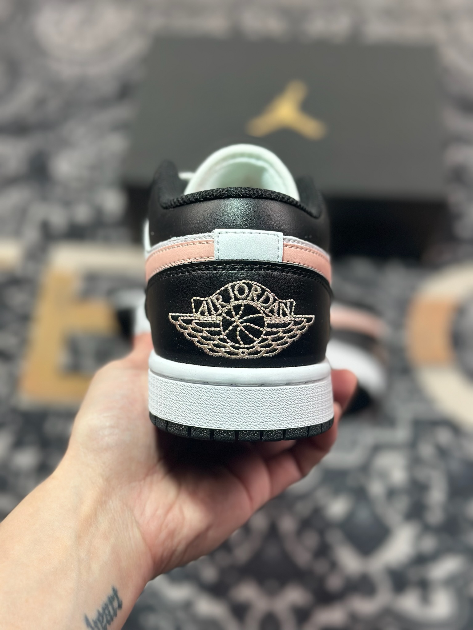 A6200   Air Jordan 1 Low 黑白粉  553558-165