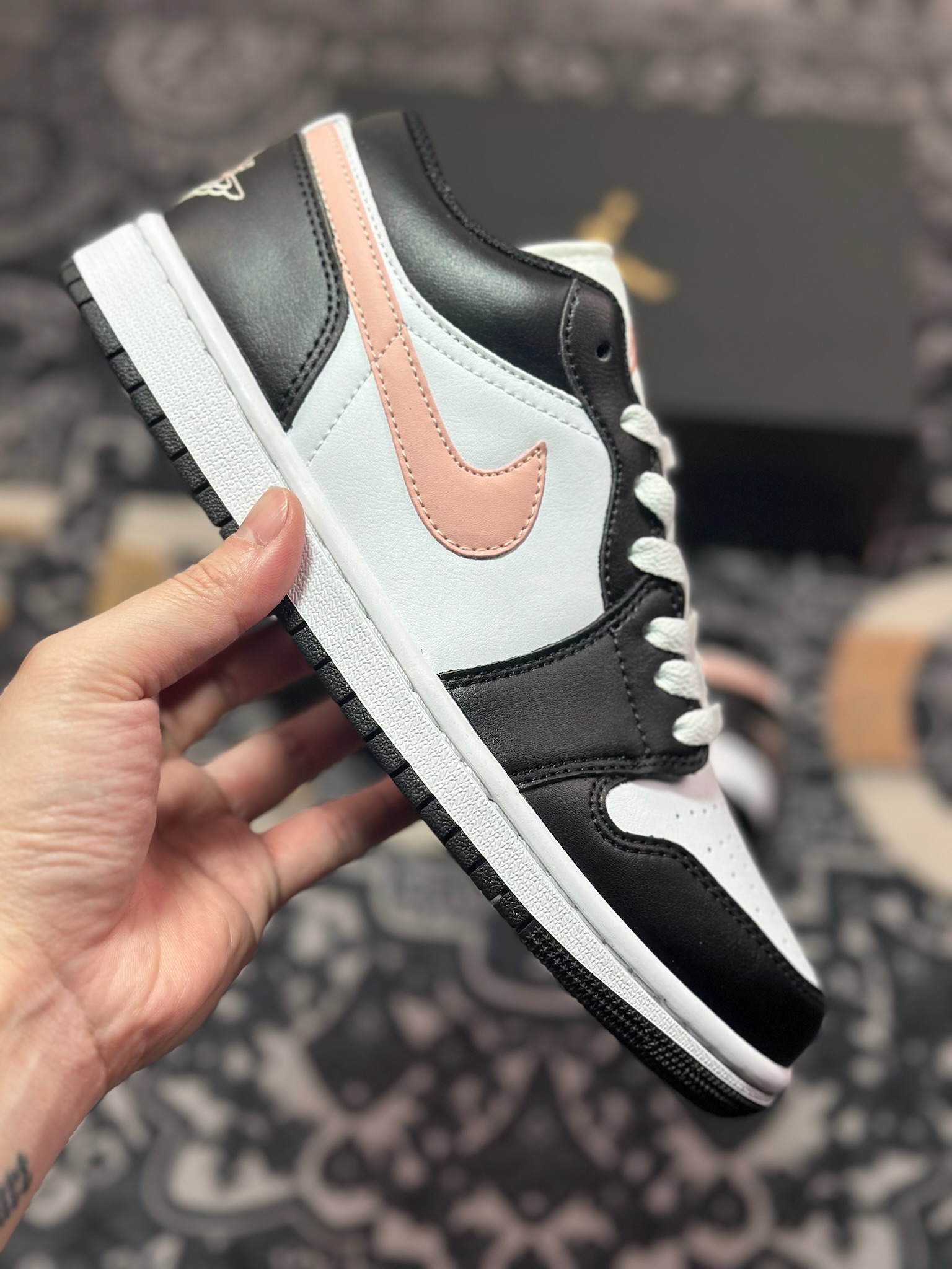 A6200   Air Jordan 1 Low 黑白粉  553558-165