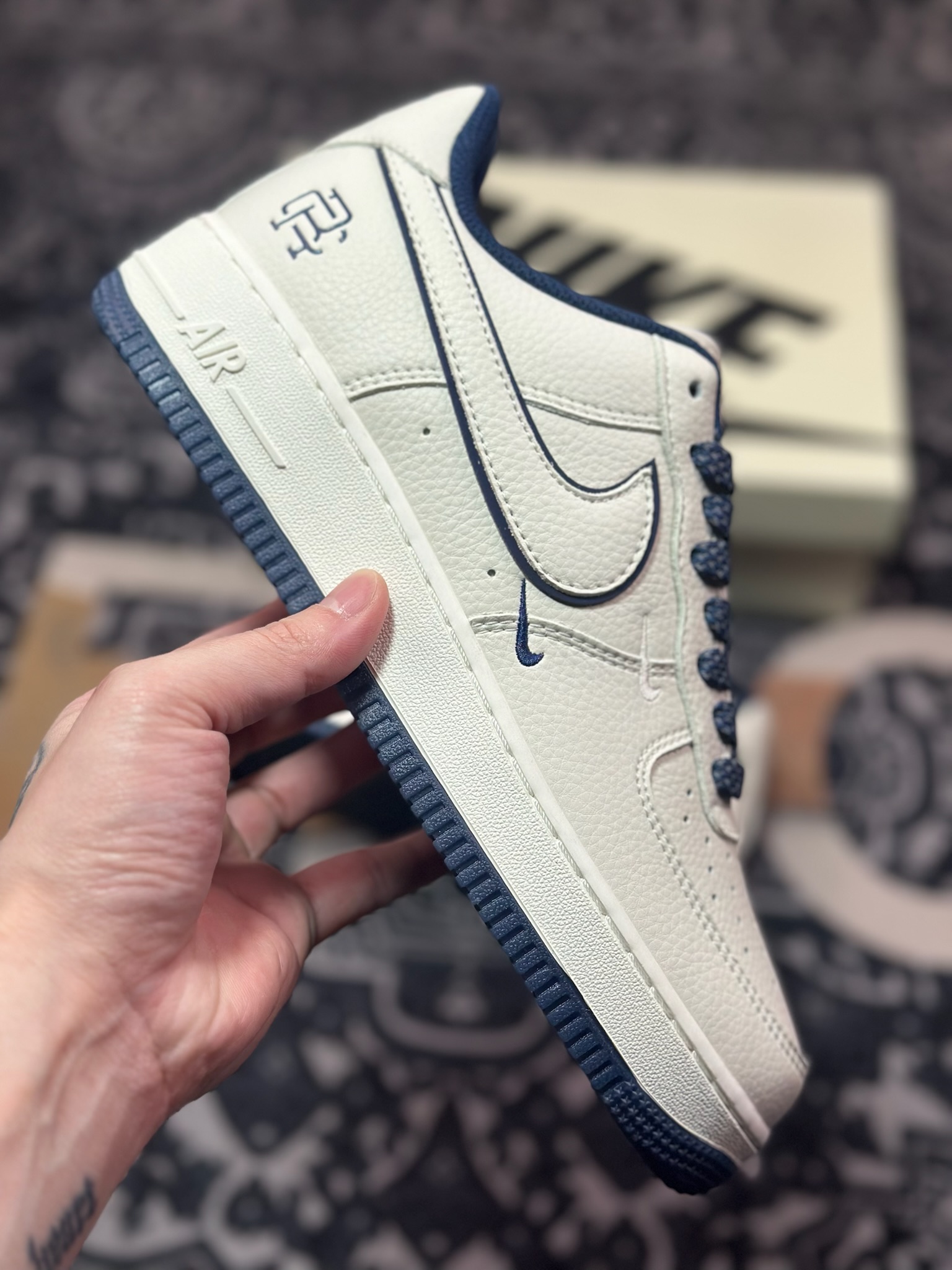B2240  Air Force 1 Low 卫冕冠军藏青反光   RC2369-176