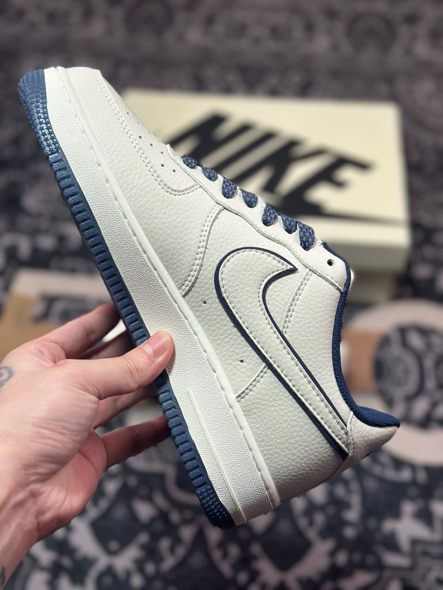 B2240  Air Force 1 Low 卫冕冠军藏青反光   RC2369-176