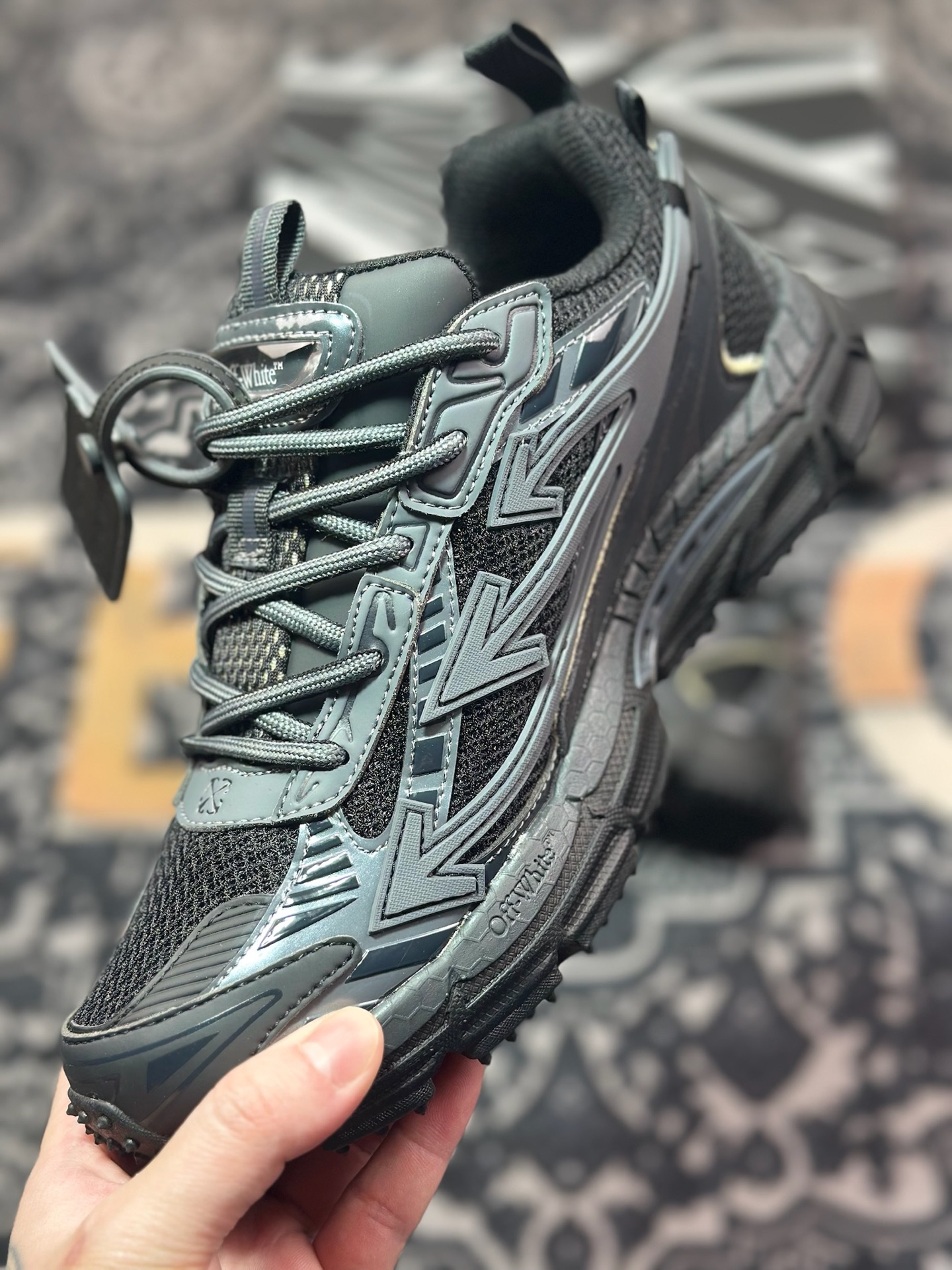 C3380  Off-White Right Arrow 系列低帮三箭头增高厚底增高休闲运动鞋“灰黑三箭头” OMIA295C99FAB0010010