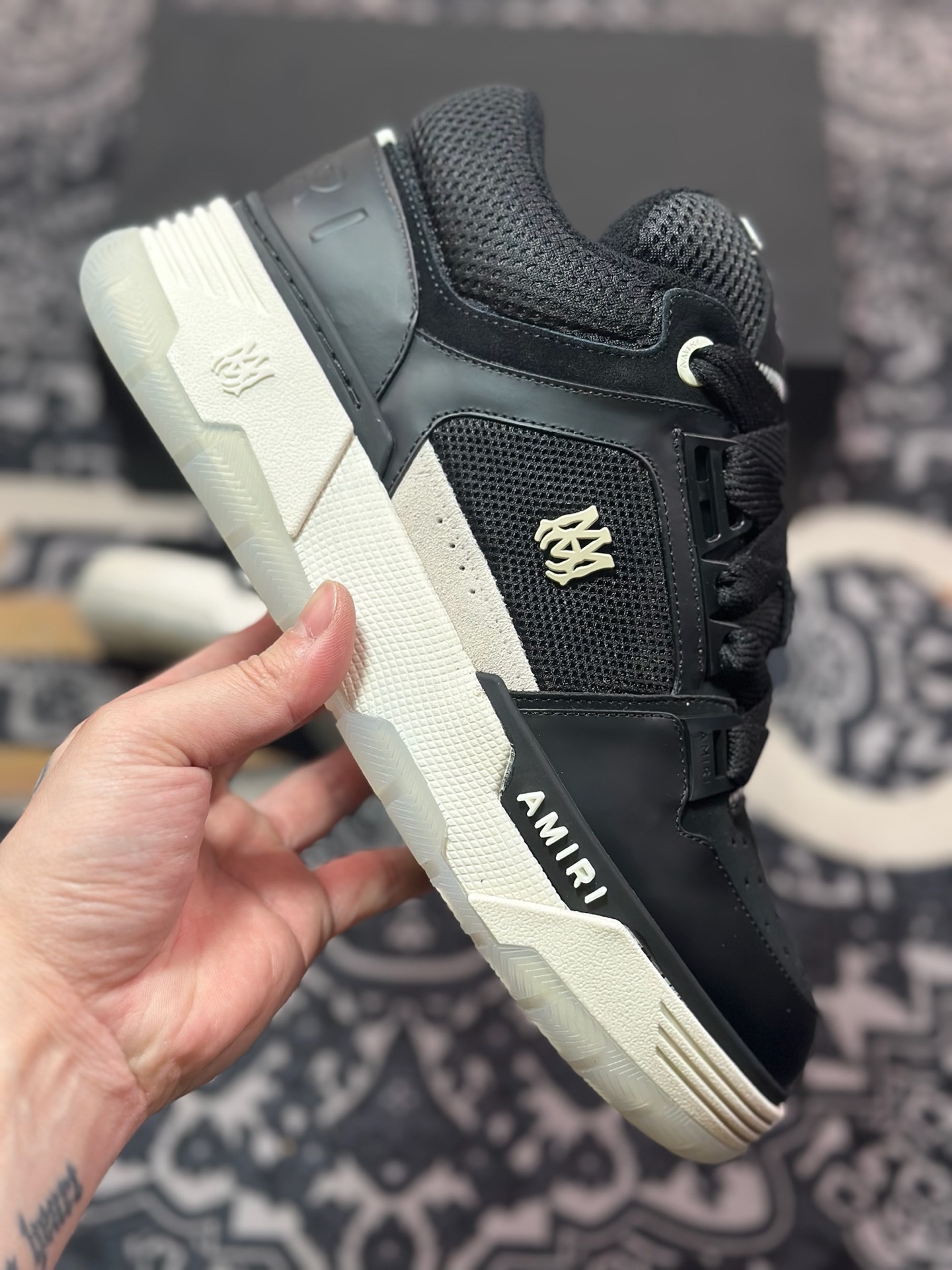 D6550  埃米尔/Amiri MA-1 Low-Top Sneakers MA-1系列低帮经典增高鞋“皮革黑米白” AW23MFS009-001