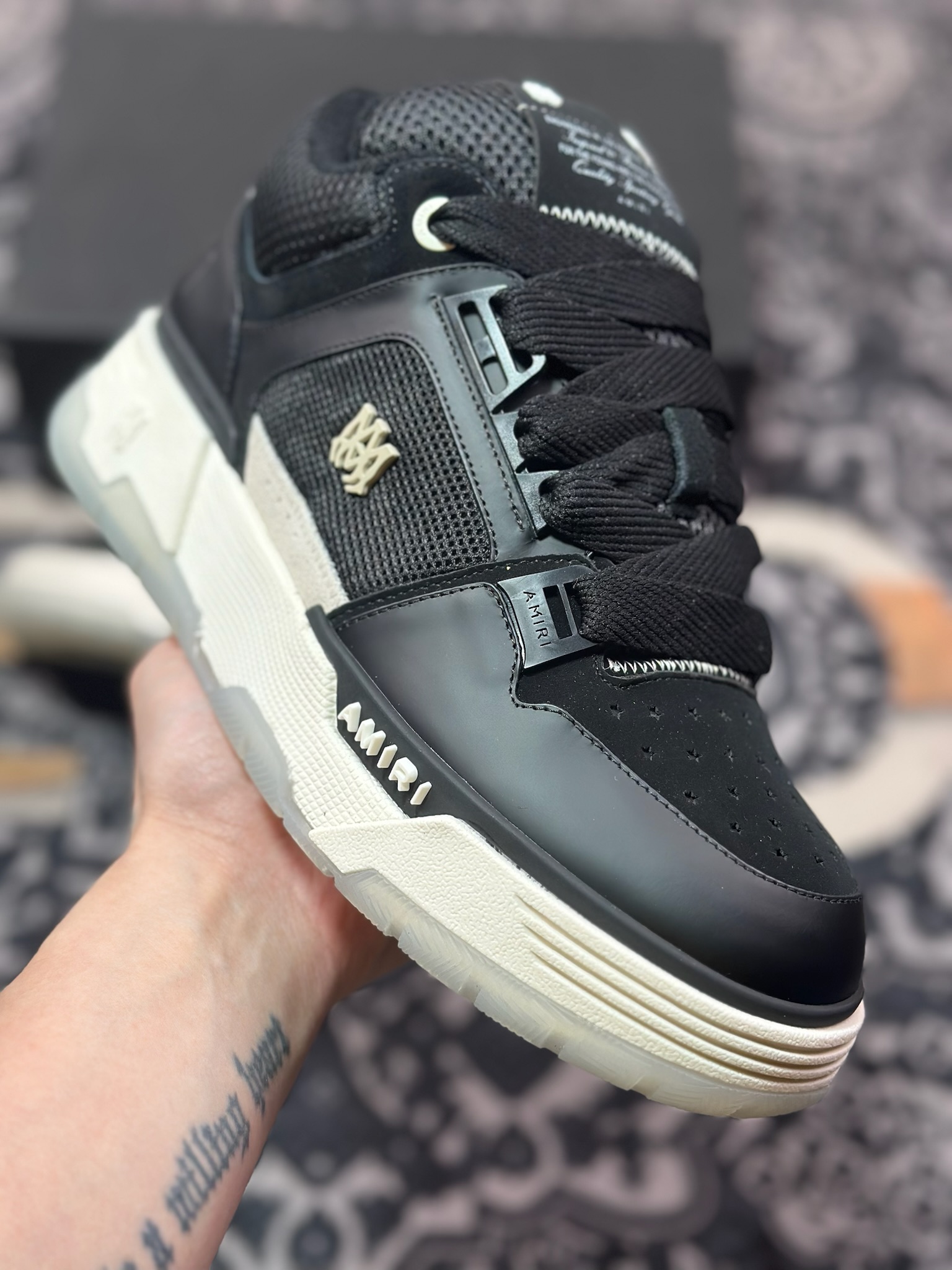 D6550  埃米尔/Amiri MA-1 Low-Top Sneakers MA-1系列低帮经典增高鞋“皮革黑米白” AW23MFS009-001