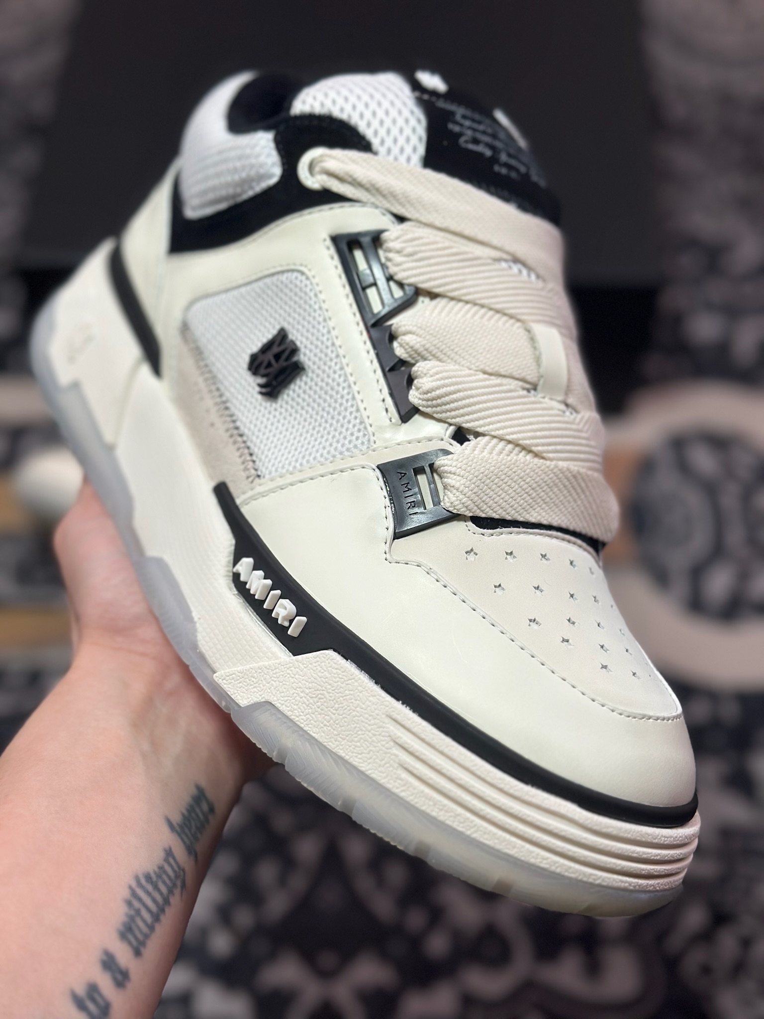 D6550  埃米尔/Amiri MA-1 Low-Top Sneakers MA-1系列低帮经典增高运动鞋“皮革米白黑” AW23MFS009-111