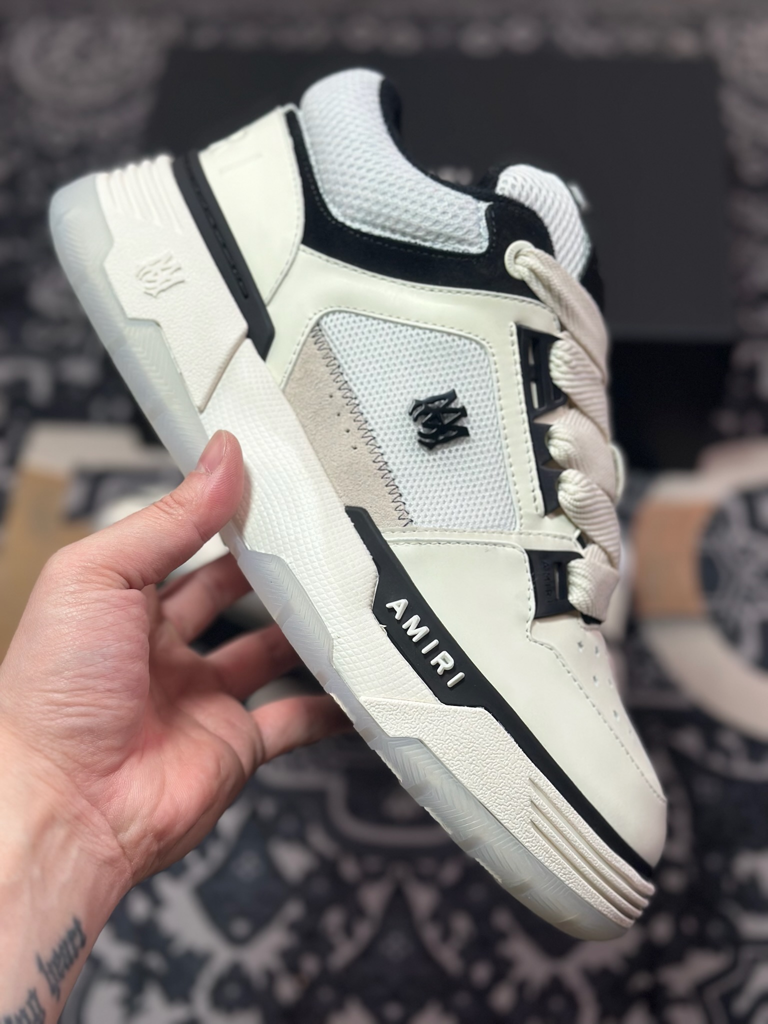 D6550  埃米尔/Amiri MA-1 Low-Top Sneakers MA-1系列低帮经典增高运动鞋“皮革米白黑” AW23MFS009-111