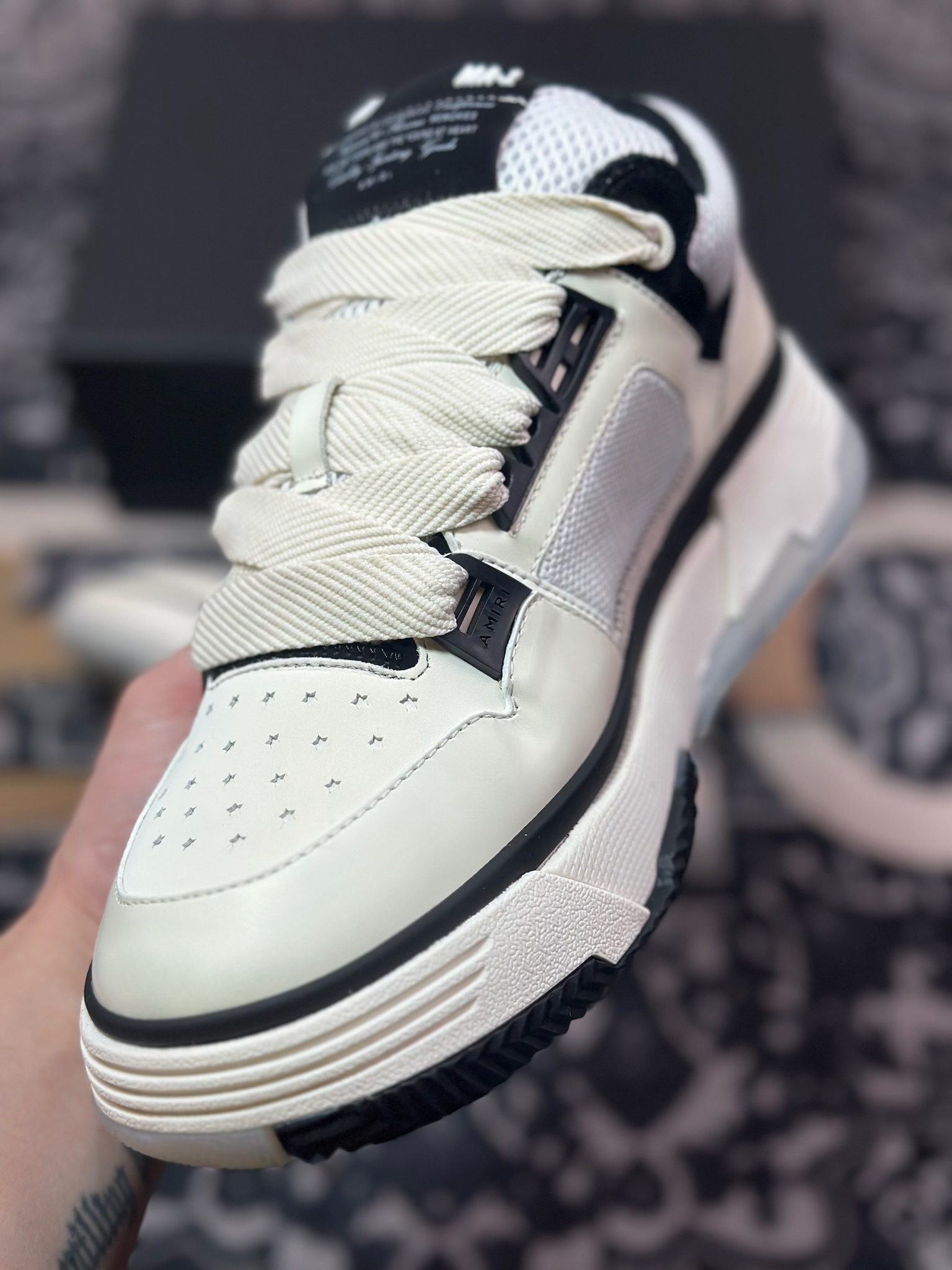 D6550  埃米尔/Amiri MA-1 Low-Top Sneakers MA-1系列低帮经典增高运动鞋“皮革米白黑” AW23MFS009-111
