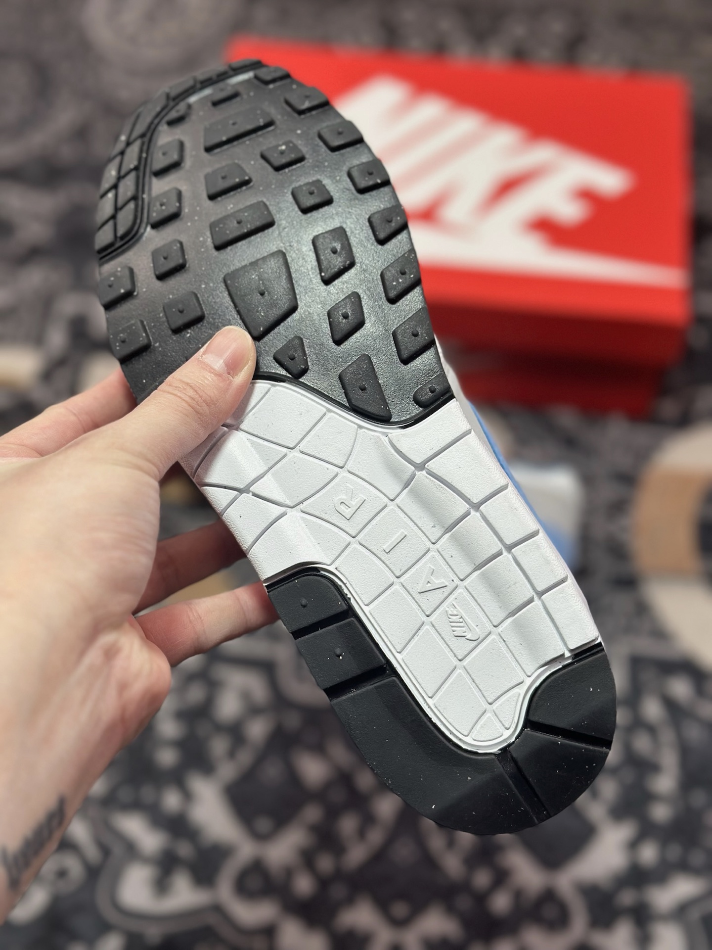 B0220  Nike Air Max 1 复刻拼接  复古休闲跑步鞋  FD9082-103