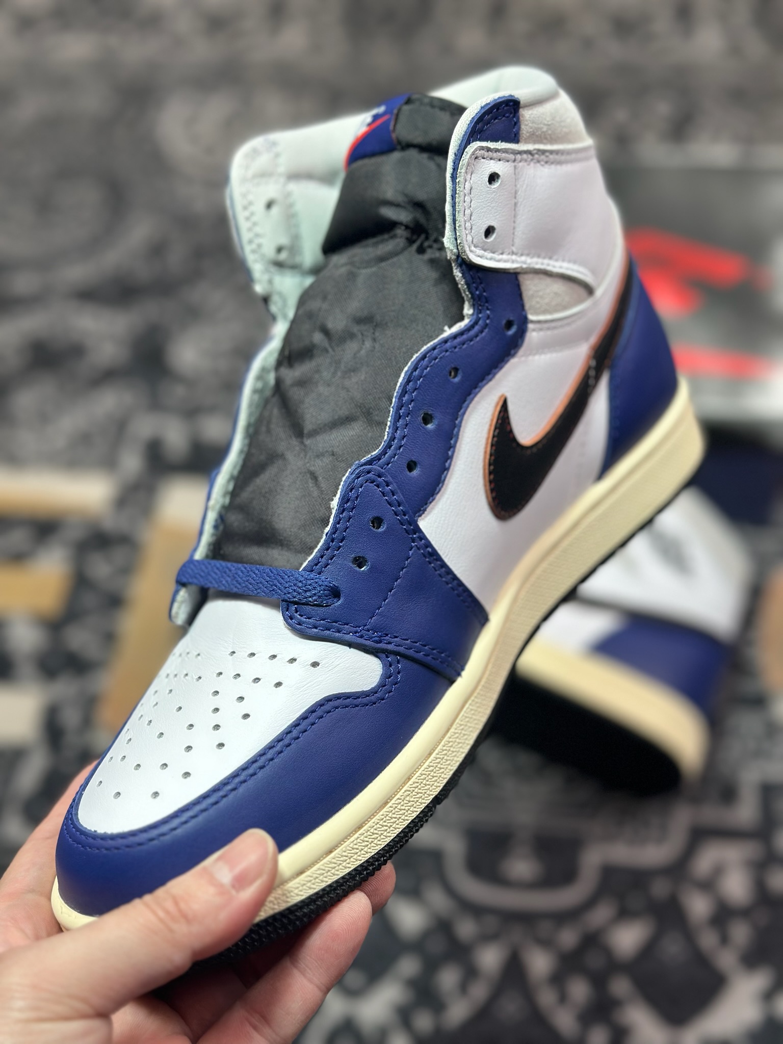 C6420   优选 Air Jordan 1 Retro High OG ” White Deep Royal Blue ” 海军蓝白 AJ1乔1高帮文化篮球鞋 DZ5485-100