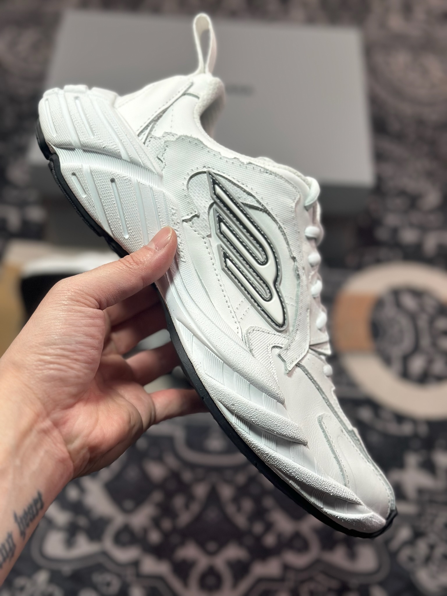 C7430   巴黎世家BALENCIAGA Monday Sneaker 星期一系列低帮运动鞋“白黑做旧” 825417 WDRSC 9110