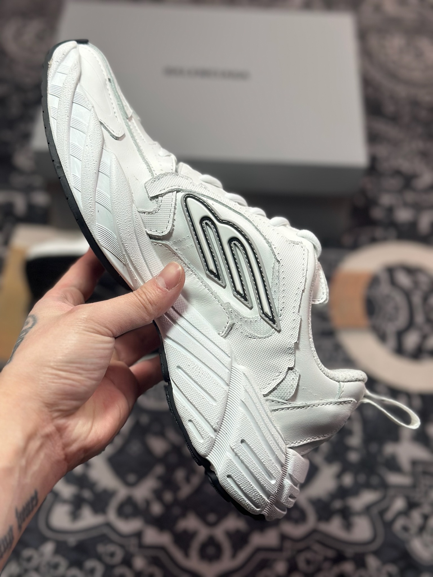 C7430   巴黎世家BALENCIAGA Monday Sneaker 星期一系列低帮运动鞋“白黑做旧” 825417 WDRSC 9110