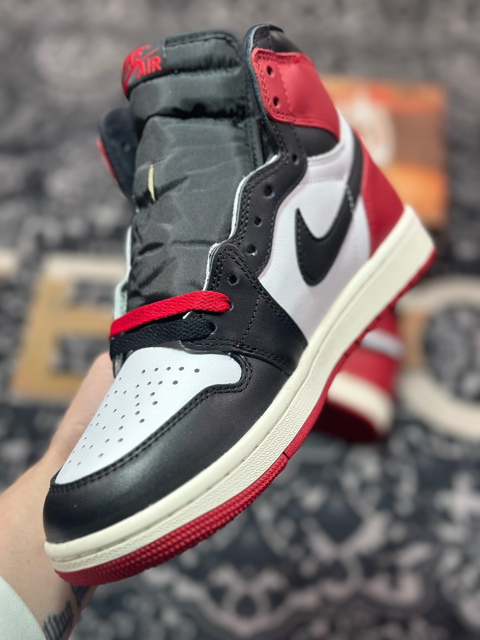 C4400   优选  东莞大厂出品 Air Jordan 1 High OG ”Black Toe Reimagined” 黑脚趾 DZ5485-106