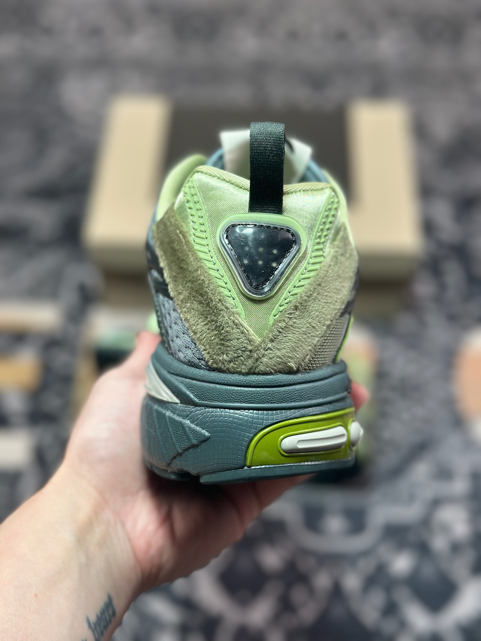 B2240  Song for the Mute x Adidas Adistar Cushion SFTM-004”Shadow Green Bold Onix”慢跑鞋“联名阴影绿” JH9008