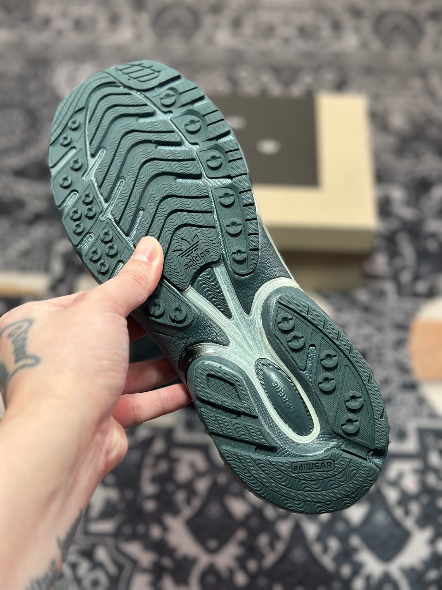B2240  Song for the Mute x Adidas Adistar Cushion SFTM-004”Shadow Green Bold Onix”慢跑鞋“联名阴影绿” JH9008