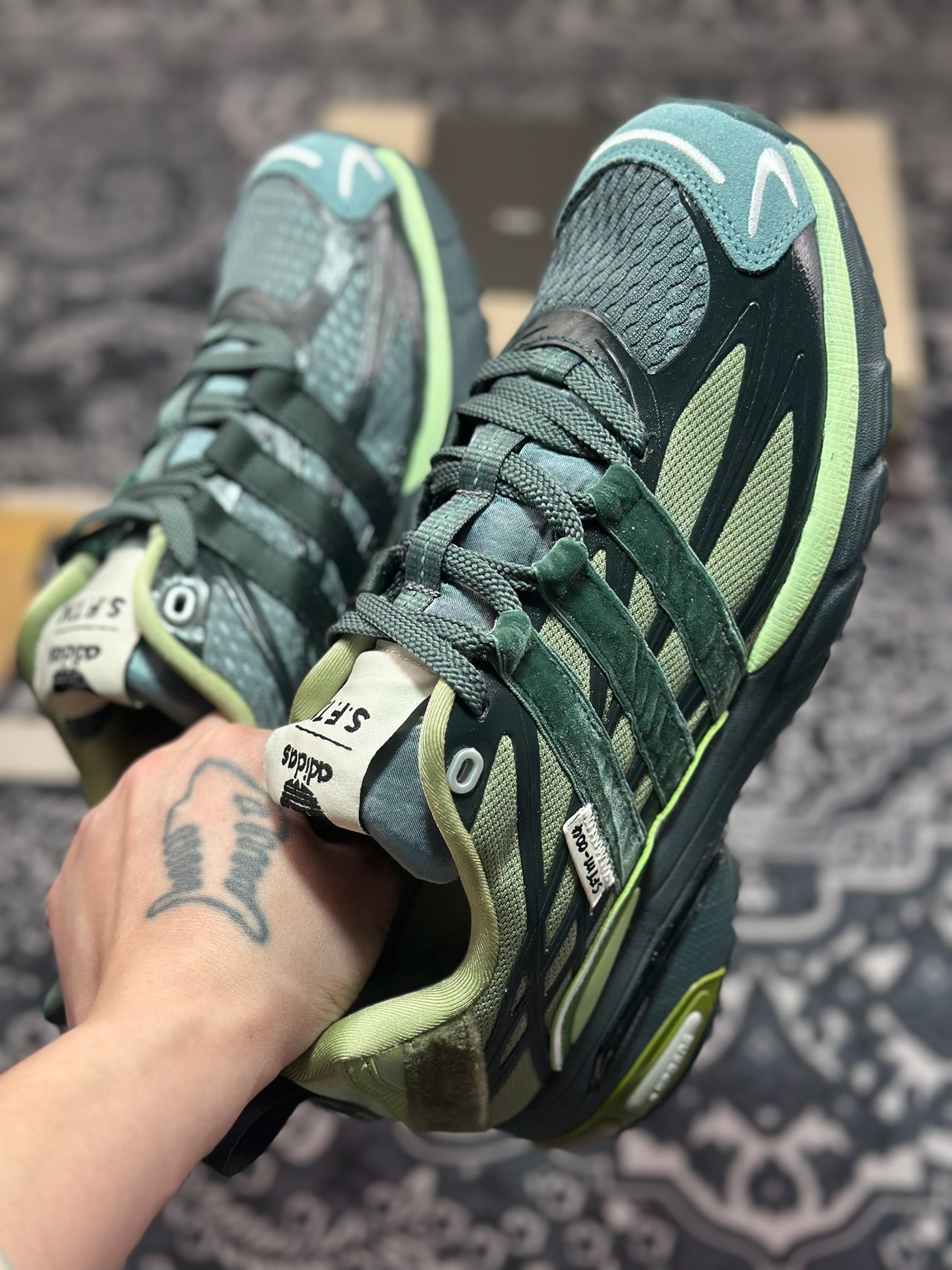 B2240  Song for the Mute x Adidas Adistar Cushion SFTM-004”Shadow Green Bold Onix”慢跑鞋“联名阴影绿” JH9008