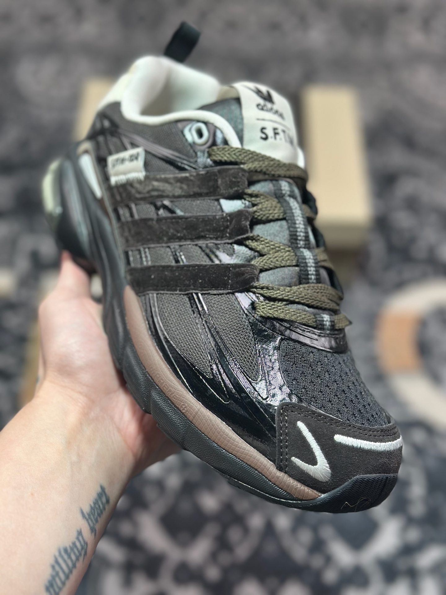 B2240  Song for the Mute x Adidas Adistar Cushion SFTM-004”Black Dark Brown”缓震休闲运动慢跑鞋“联名黑褐米白” JH9007