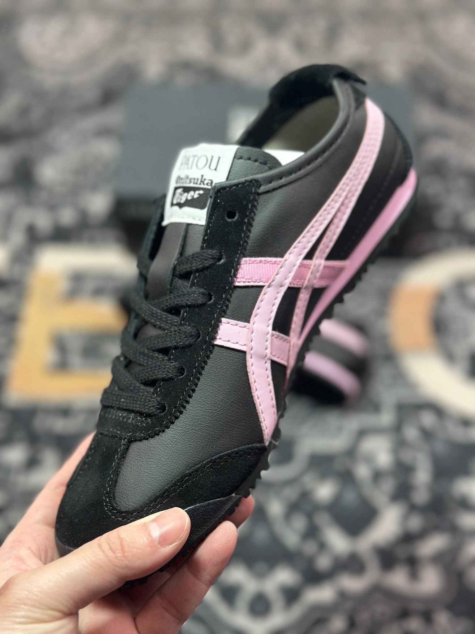 A4180   Maison Patou x Onitsuka Tiger Mexico 66经典墨西哥系列低帮休闲皮革慢跑鞋“联名黑粉” 1183C380-001