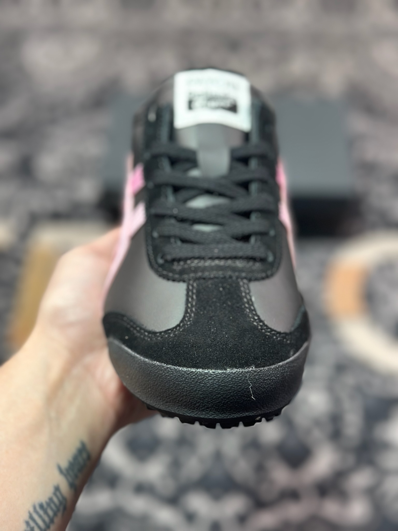 A4180   Maison Patou x Onitsuka Tiger Mexico 66经典墨西哥系列低帮休闲皮革慢跑鞋“联名黑粉” 1183C380-001