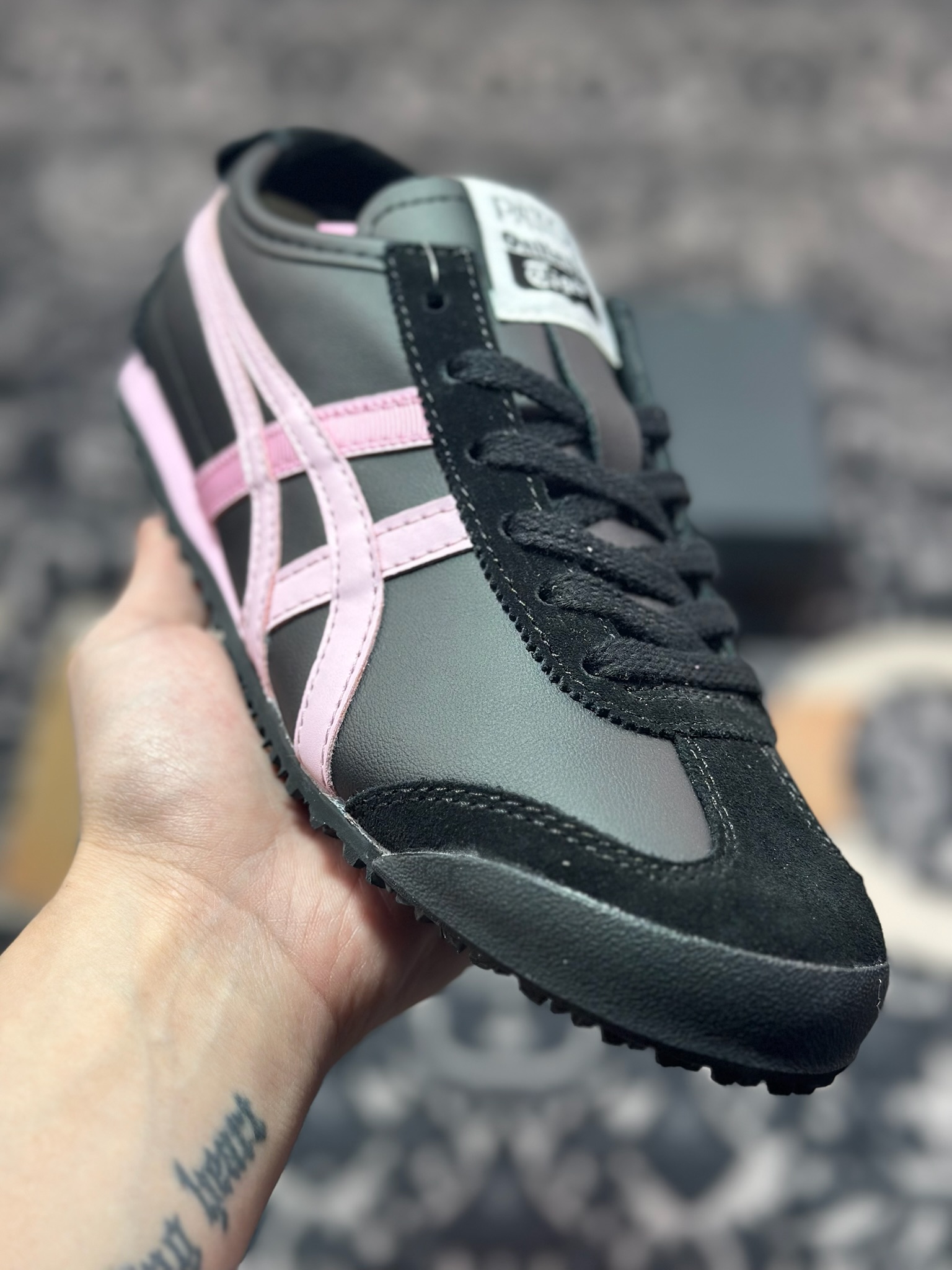 A4180   Maison Patou x Onitsuka Tiger Mexico 66经典墨西哥系列低帮休闲皮革慢跑鞋“联名黑粉” 1183C380-001