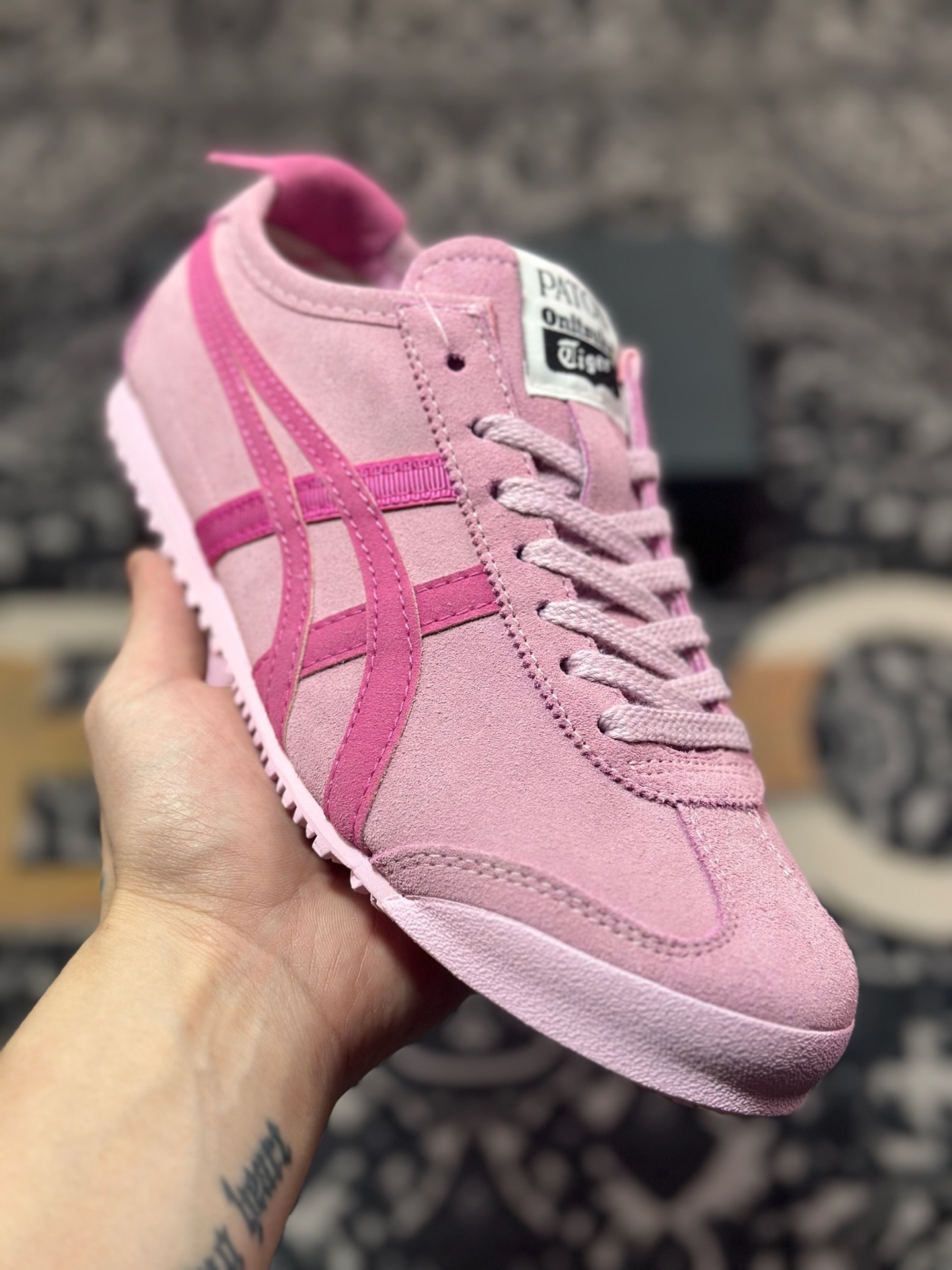 A4180   Maison Patou x Onitsuka Tiger Mexico 66经典墨西哥系列低帮慢跑鞋“联名芭比粉粉虎头” 1183C380-700