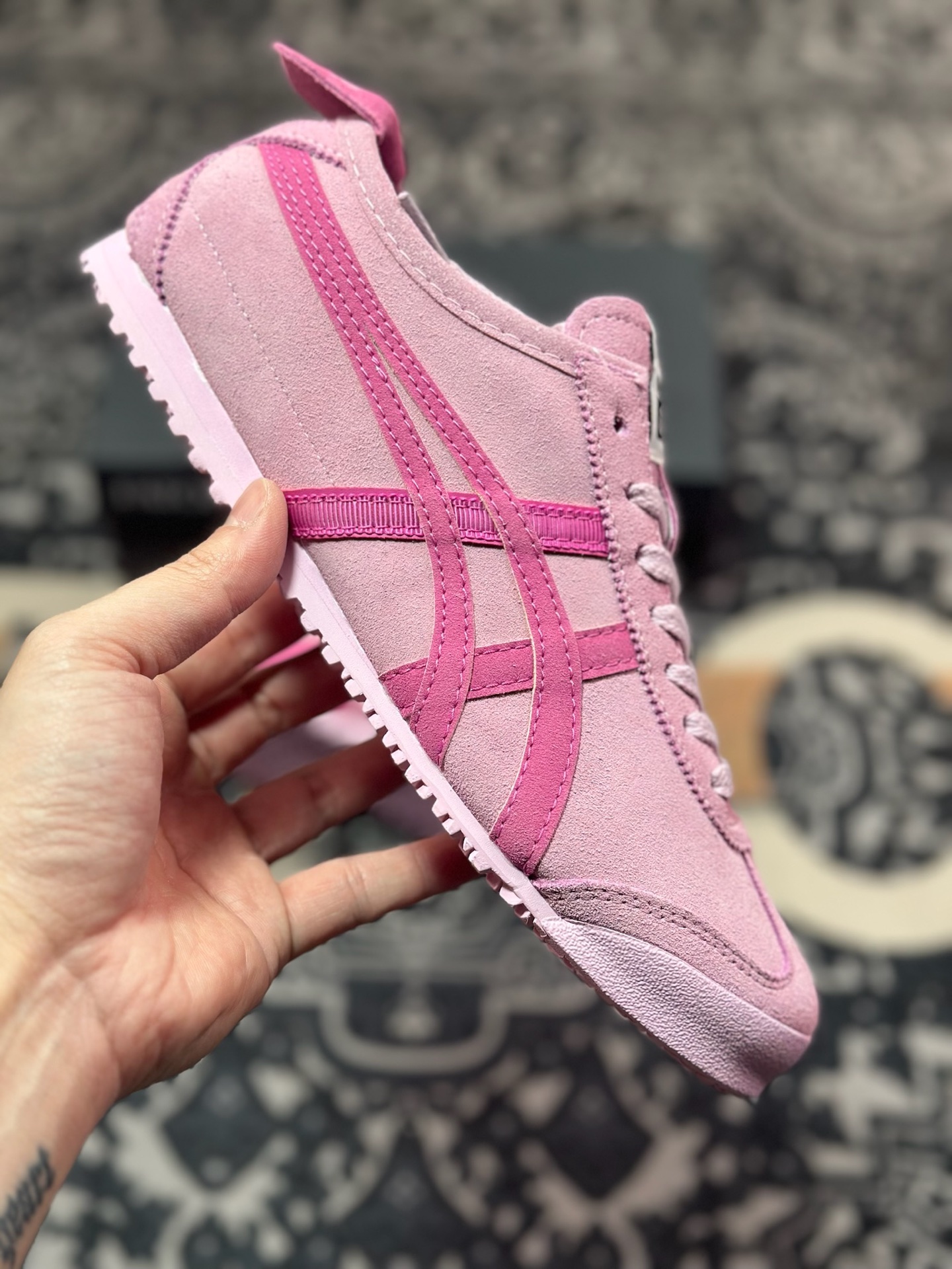 A4180   Maison Patou x Onitsuka Tiger Mexico 66经典墨西哥系列低帮慢跑鞋“联名芭比粉粉虎头” 1183C380-700