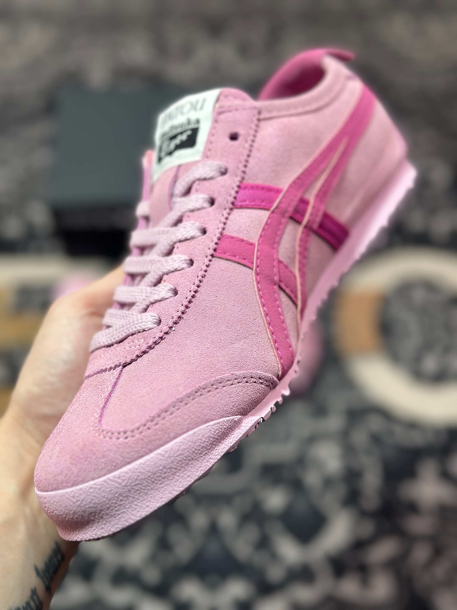 A4180   Maison Patou x Onitsuka Tiger Mexico 66经典墨西哥系列低帮慢跑鞋“联名芭比粉粉虎头” 1183C380-700
